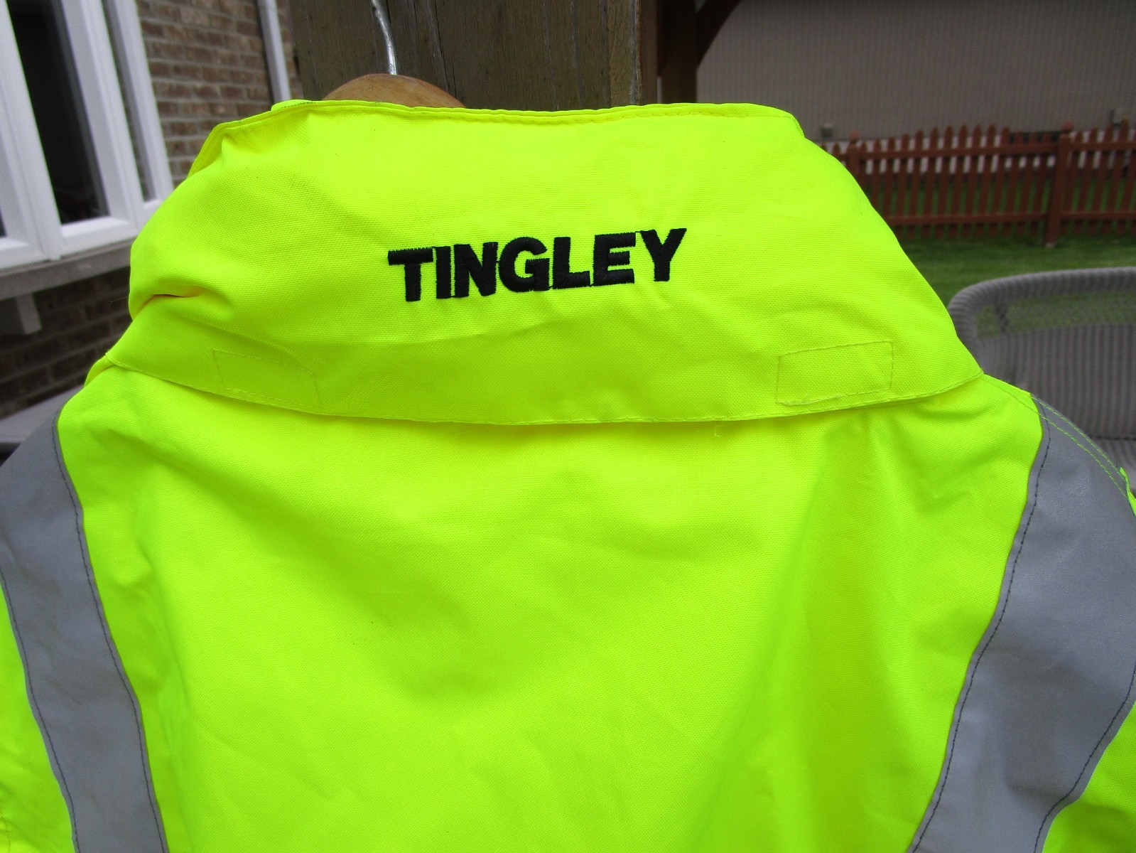 Tingley J24122 Icon Jacket Large High Vis Green 100% Water/Windproof Class 3