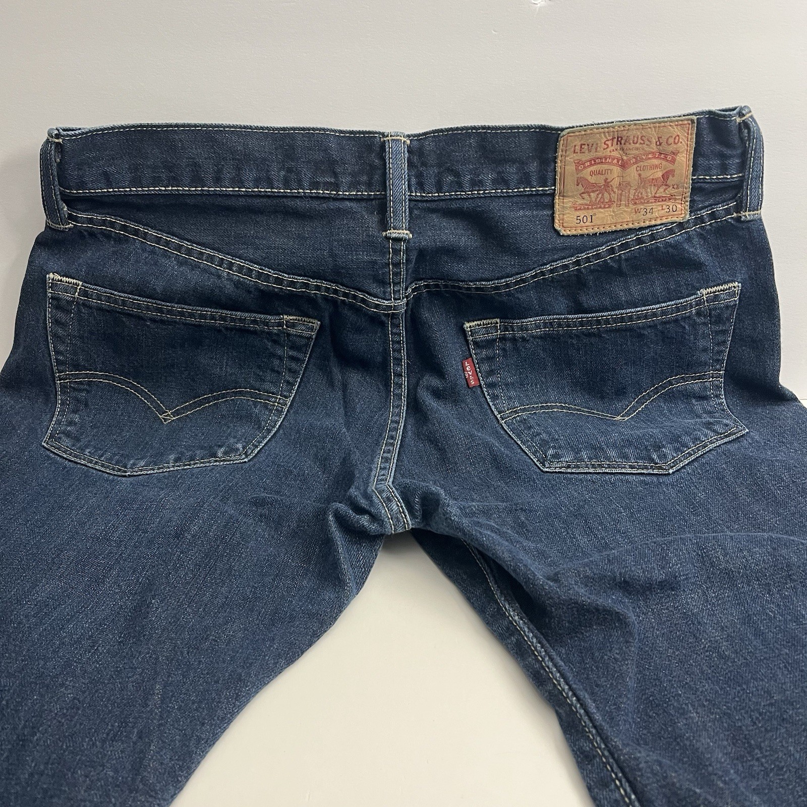 Levi’s 501 Men’s 34×30 Regular Jean Fit Dark Wash Blue Denim Button Fly