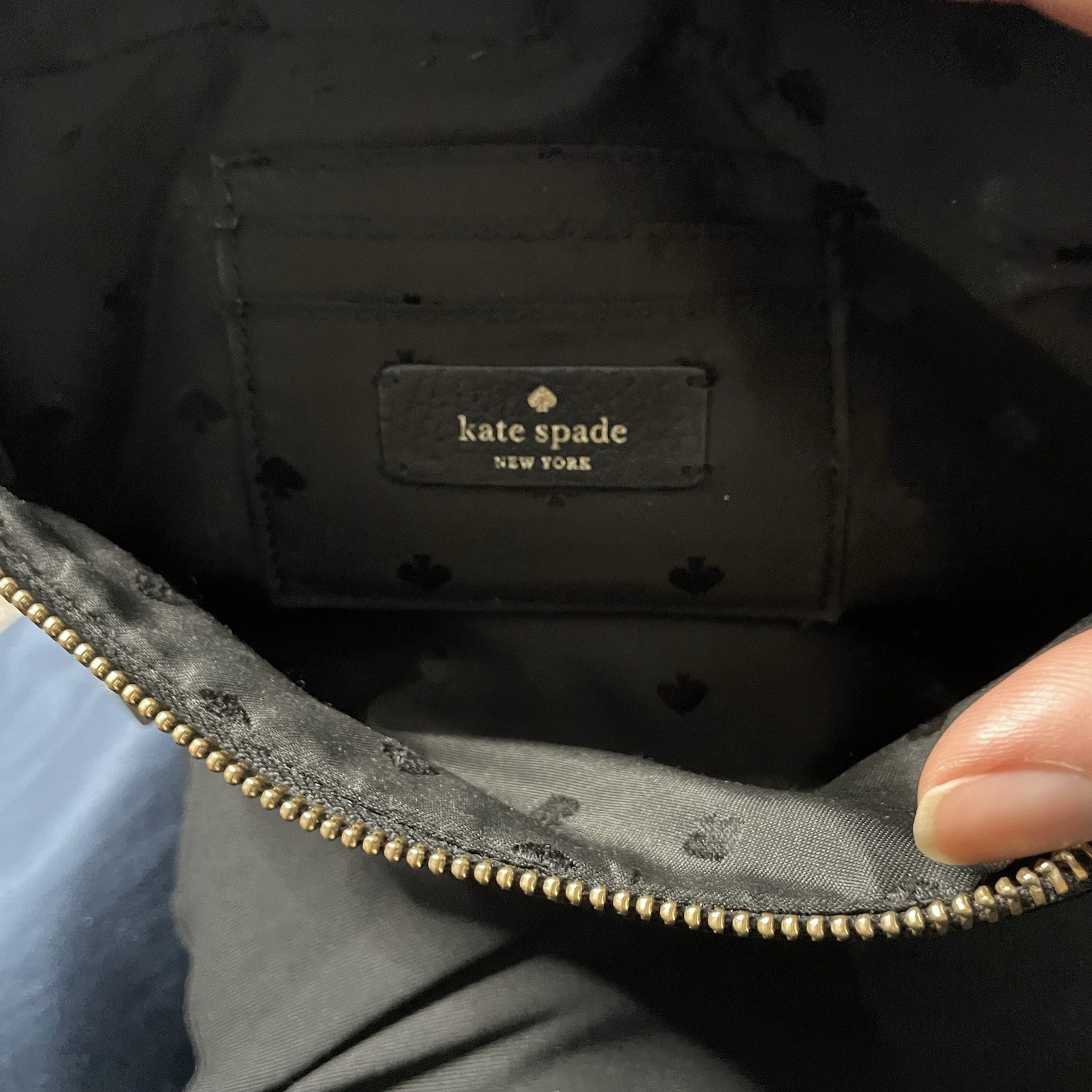 kate spade crossbody Bag Black Gold Zipper Genuine Leather Inner Pockets EUC