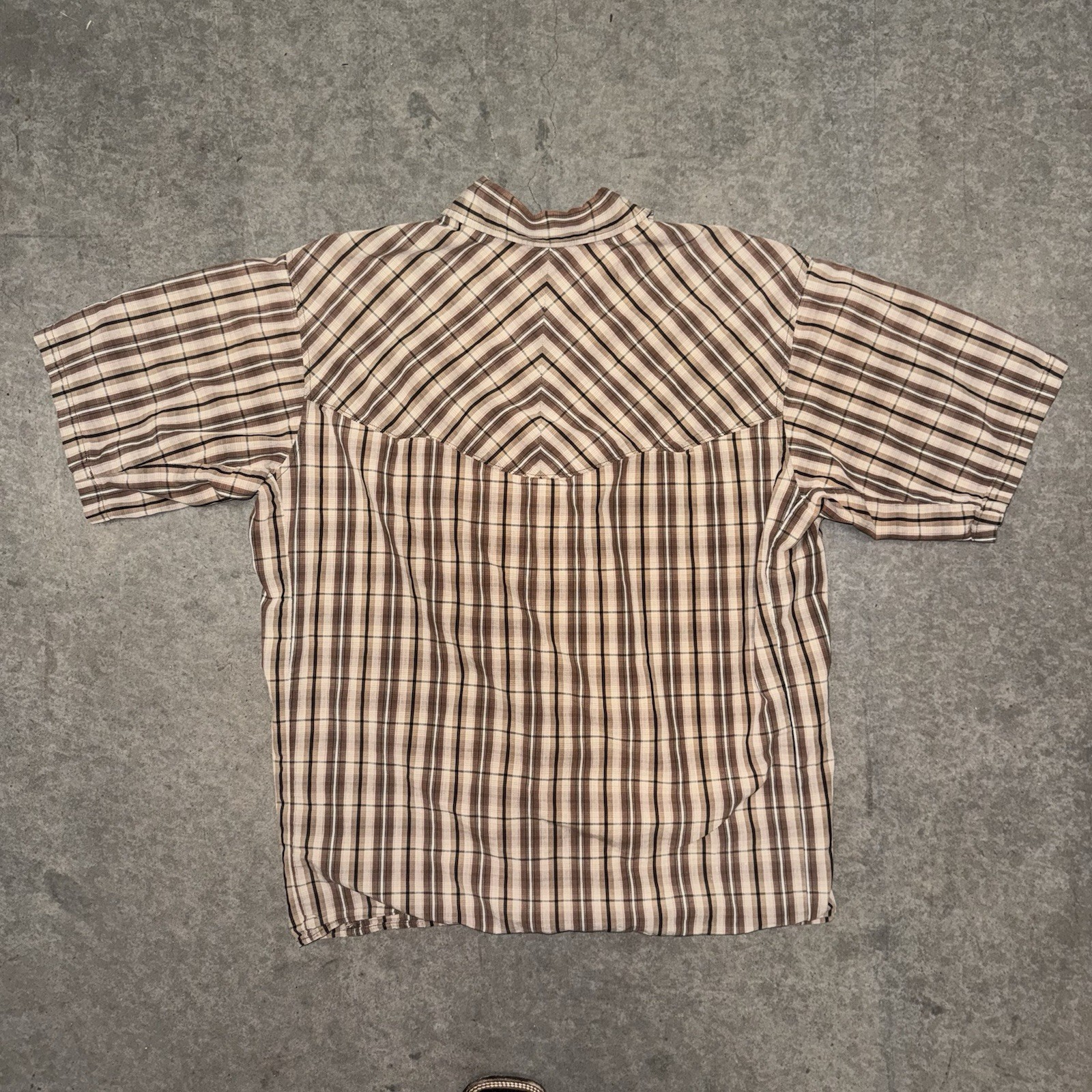 Mountain Hardwear Men’s Large Brown Plaid Short Sleeve Pearl Snap Hiking Shirt