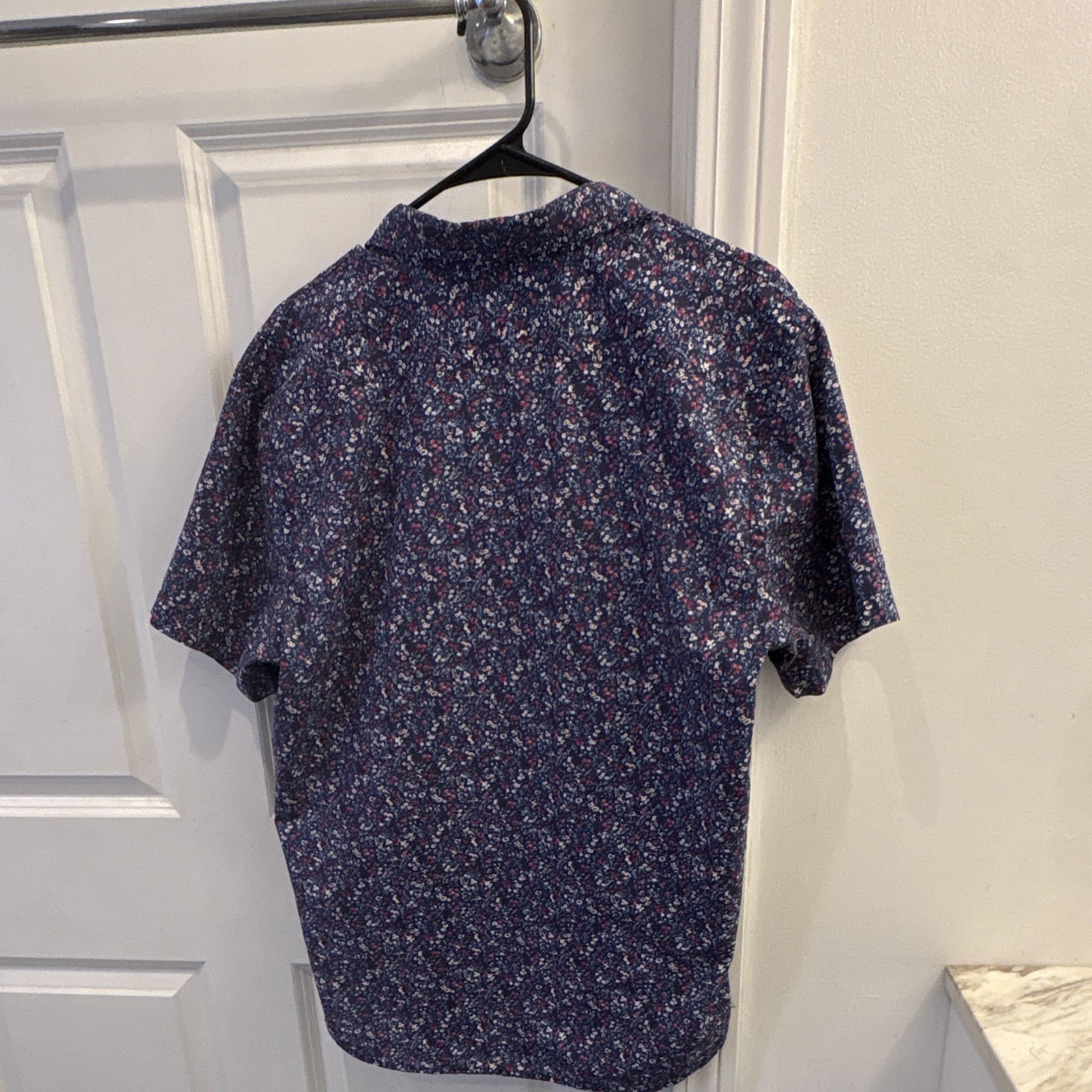 Banana Republic Slim Fit Men’s L Blue Floral Short Sleeve Button-Down Shirt