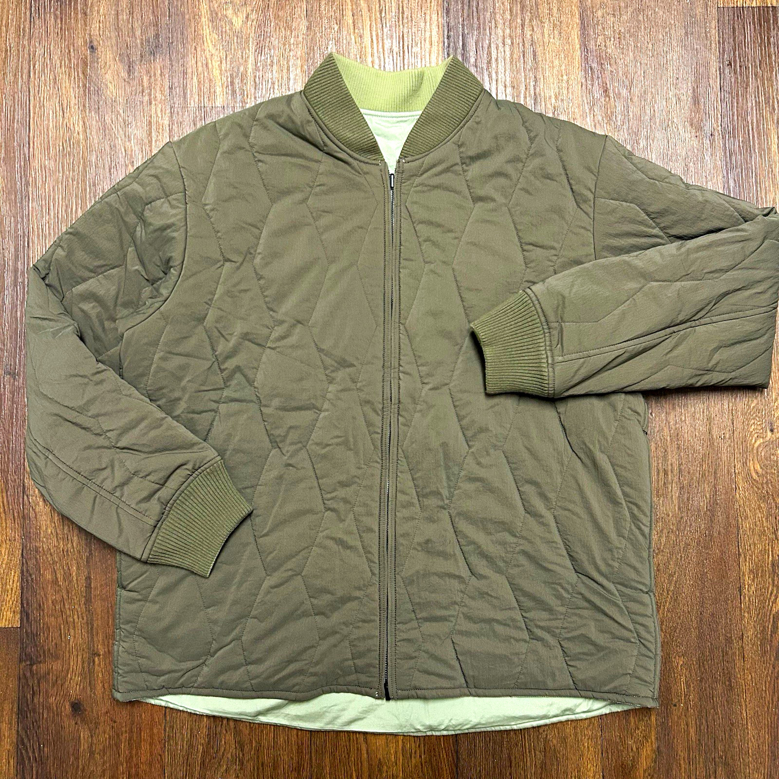 Pilgrim Surf Supply Men’s L Reversible Quilted Bomber Jacket Full Zip Green