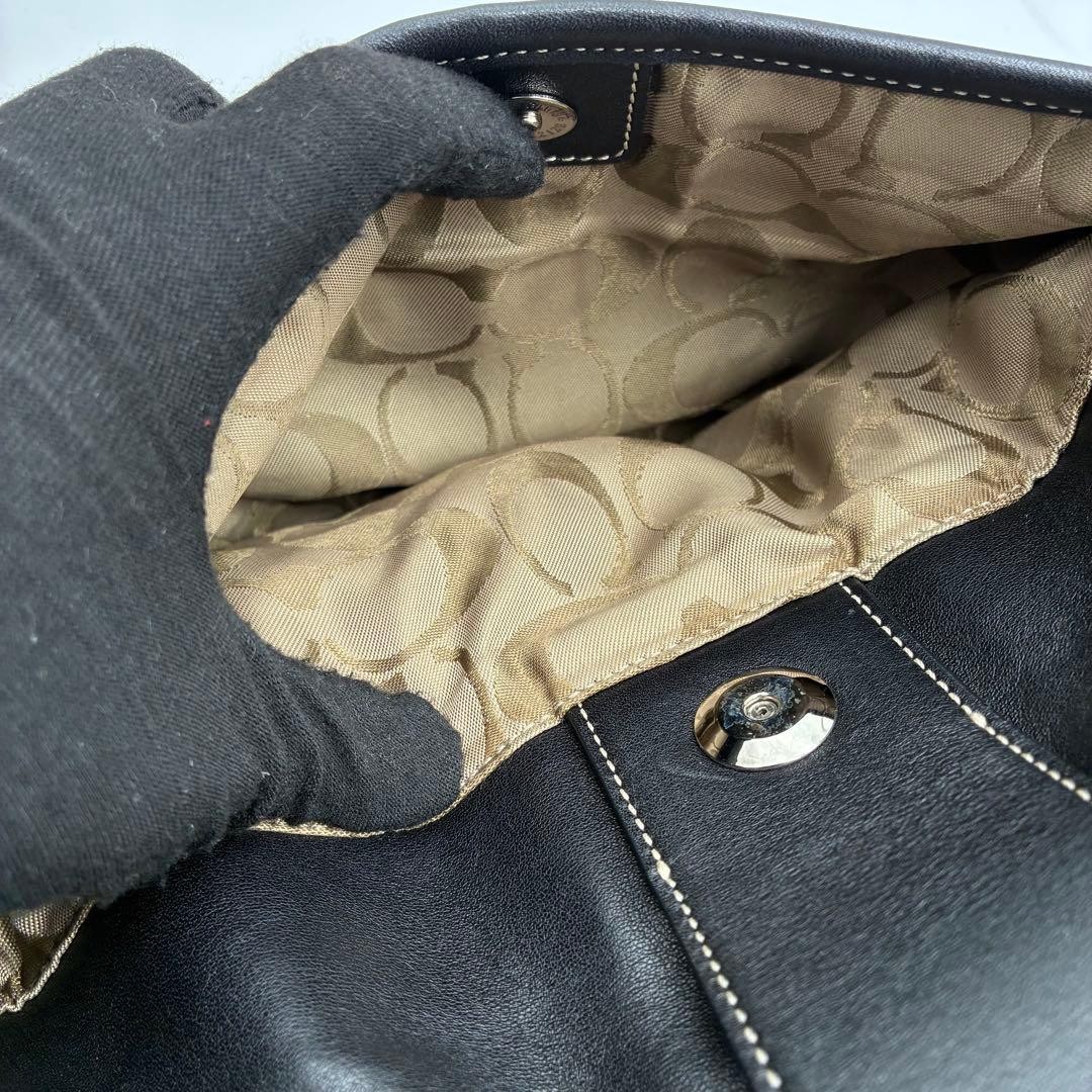 COACH Soho Hobo Shoulder Bag Black Leather Pre-Owned Charm Included 31x17x7 cm