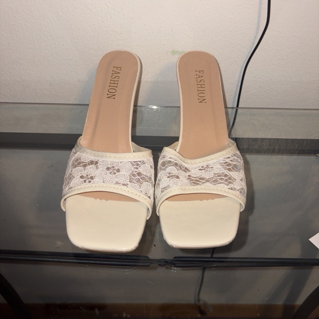 Women’s White Slip-On Mule Heels w/ Lace Accent Open Toe Synthetic Size 8