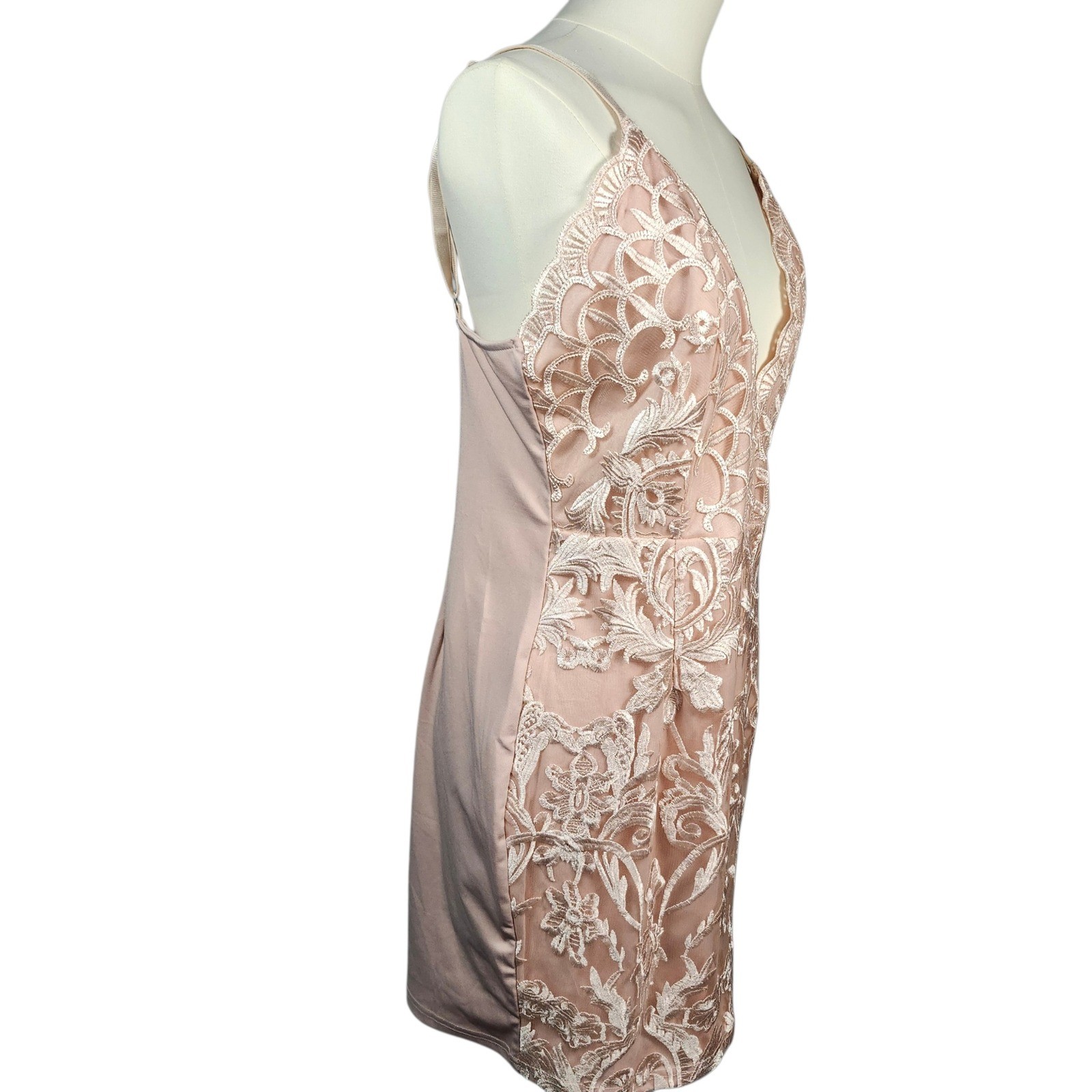 PrettyLittleThing Lace Mini Dress Womens 4 Rose Gold Embroidered Bodycon V-Neck