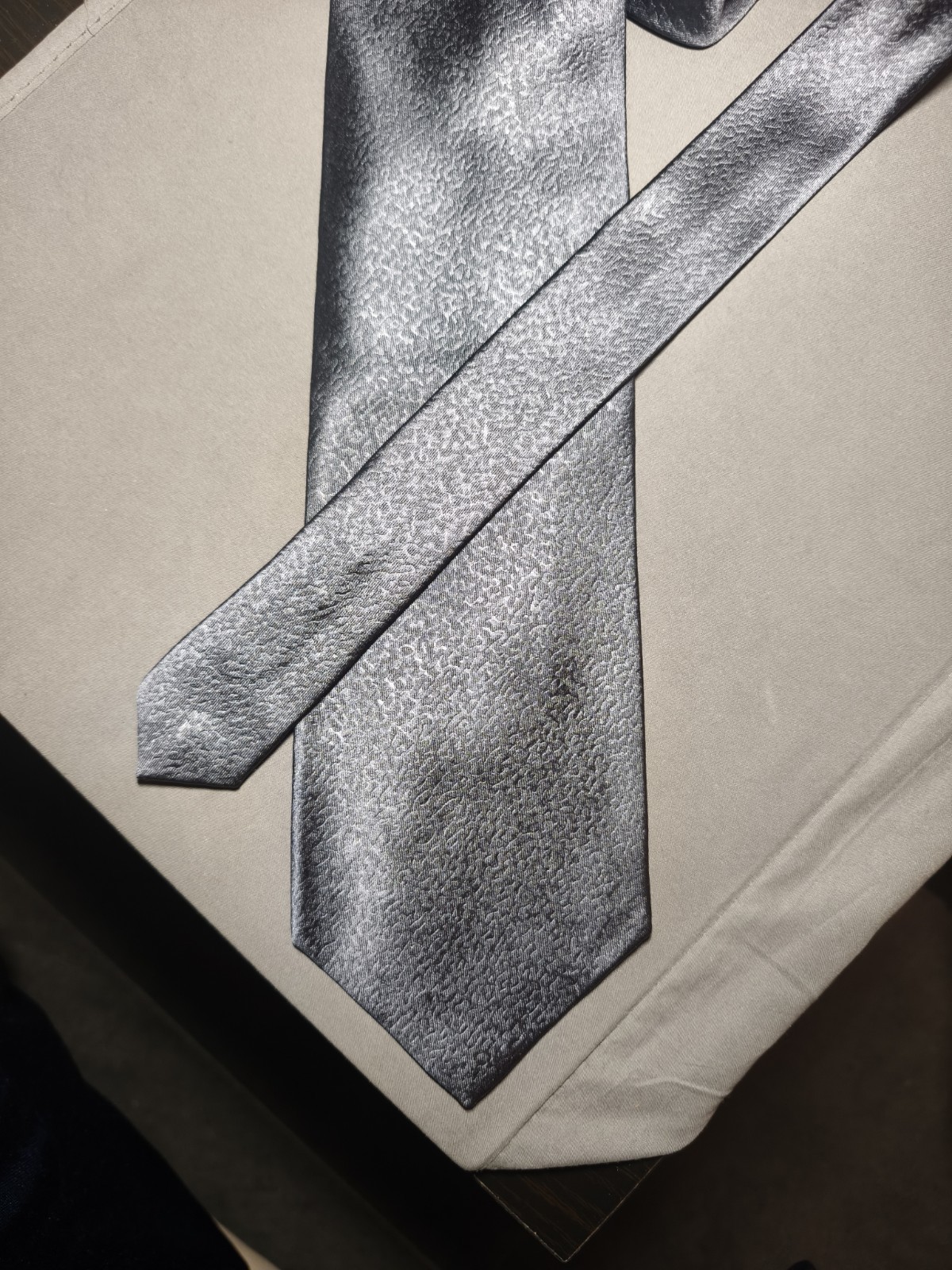 Women’s Karan NY – Solid Color Grey Silk Leather Effect Tie Made In USA