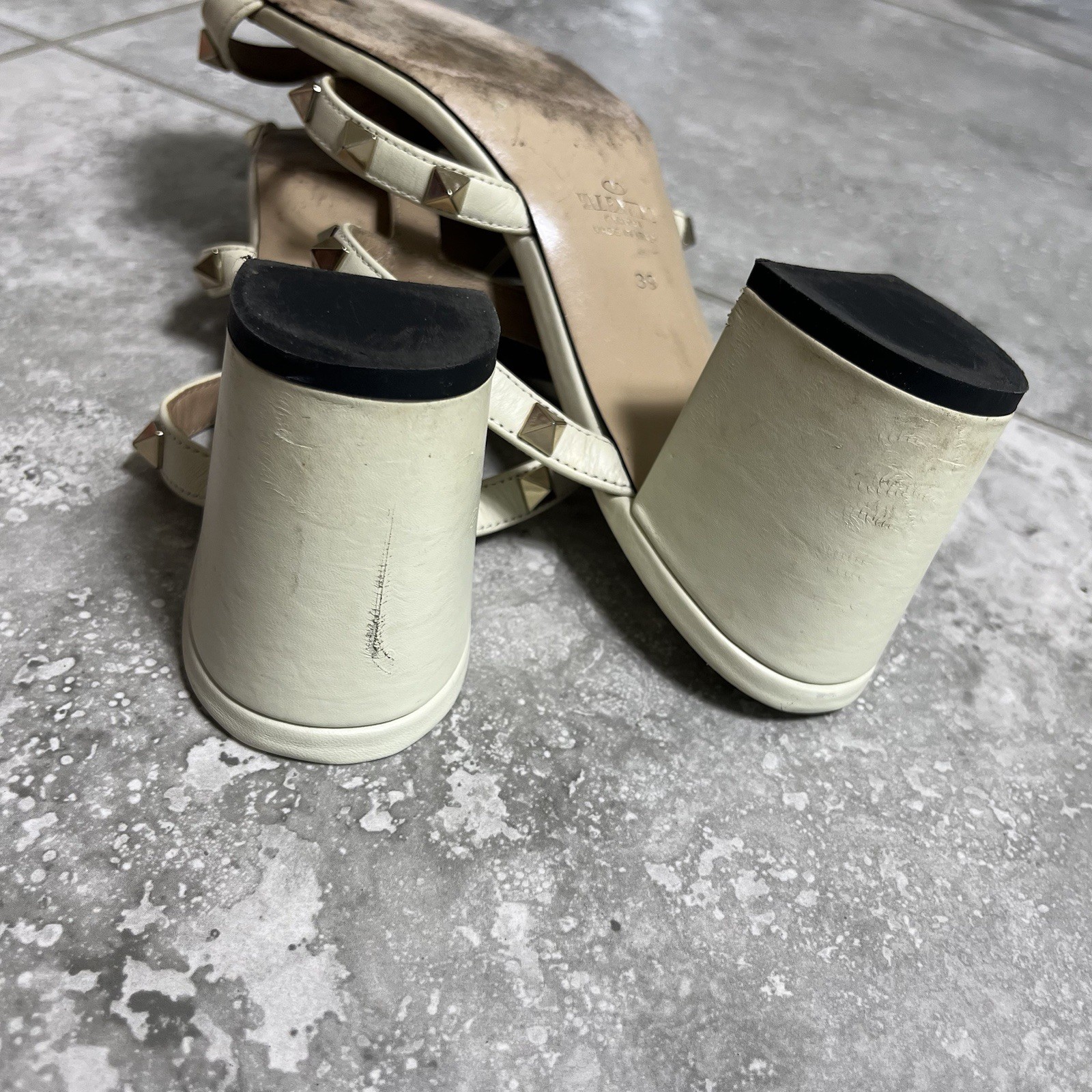 Valentino Garavani Rockstud Studded Caged Slide Sandals Leather Cream 39 8.5 US