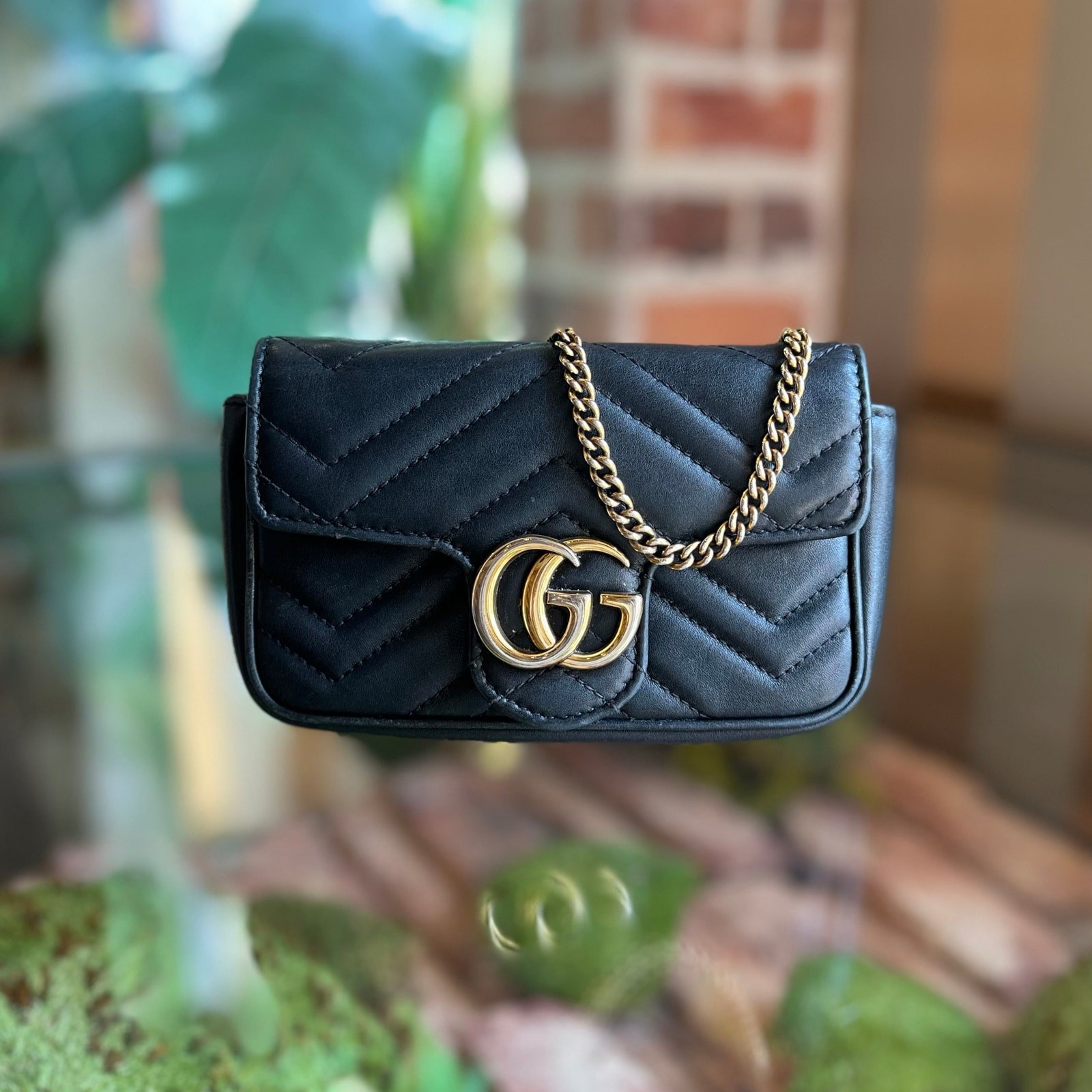 GUCCI GG Marmont Super Mini Black Calfskin Matelassé Crossbody