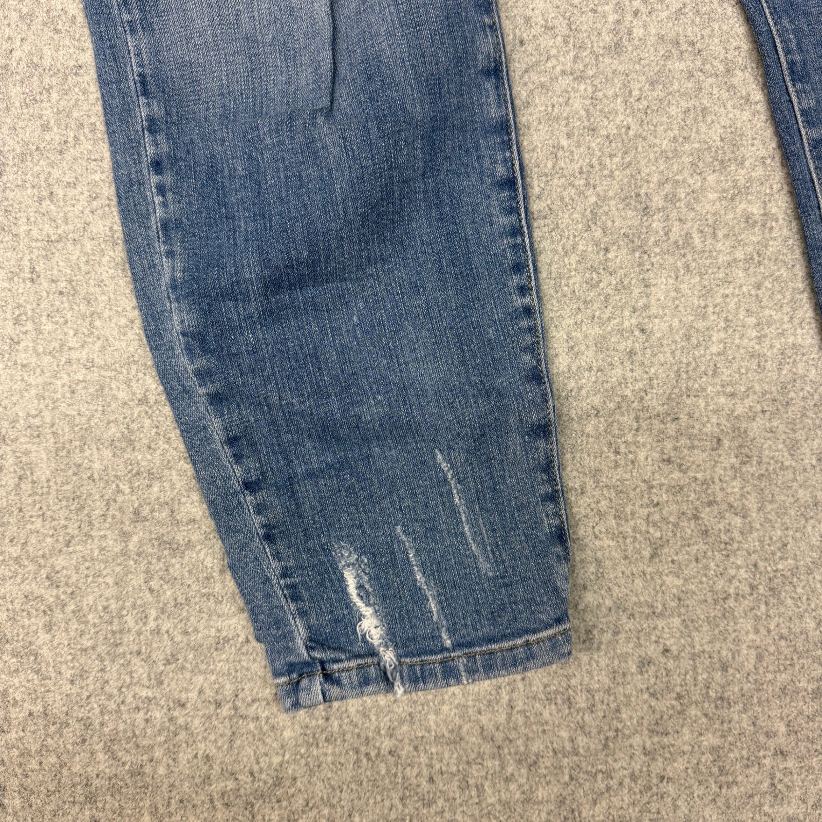 Fran Denim Eva Distressed Jeans 31 Blue Medium Wash Stretch Frayed Hem Low Rise