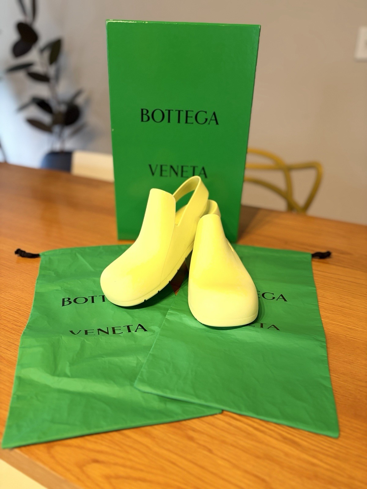 Bottega Veneta Puddle Neon Slingbqck Sandal Size 39 (8 US)