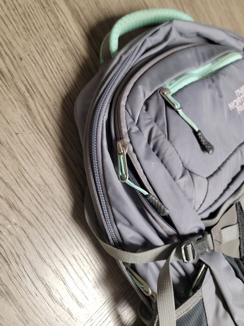 The North Face Recon Backpack School Work Hiking Padded Gray And Teal