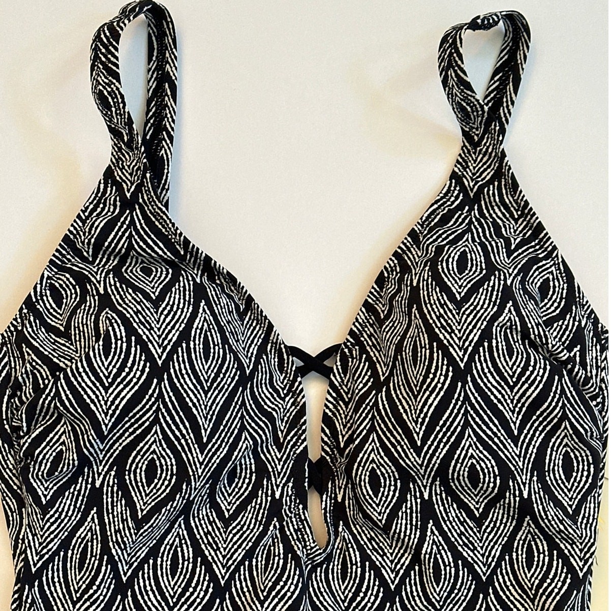 Profile by Gottex “Plume” V‑Neck Deep Plunge One Piece Swimsuit E25112074 Black