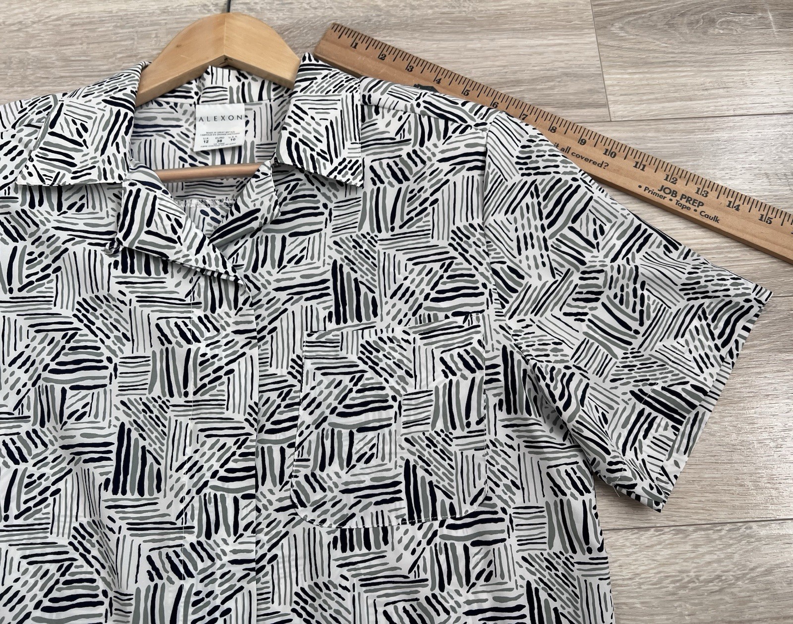VTG Alexon Light Gray Women S/S Button-Up Shoulder Pads Shirt Top Sz 10 US Boxy