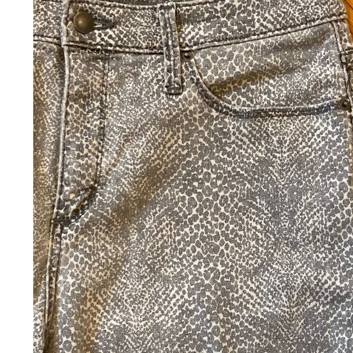 Universal Thread Grey White Snake Pattern Denim Jeans Straight Leg 12