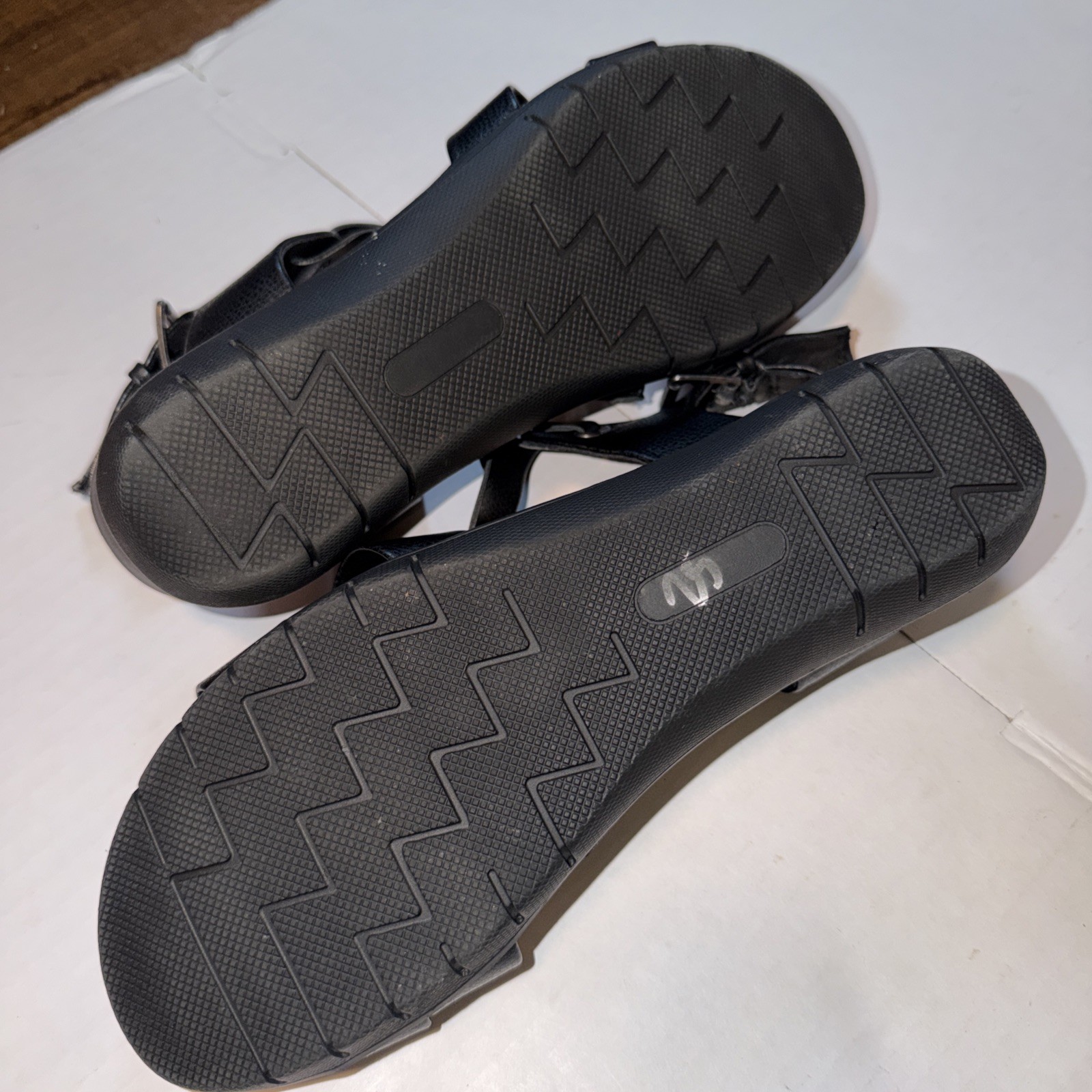Baretraps Womens Size 11M Clara Ankle Strap Black Wedge Heels Never Wore!