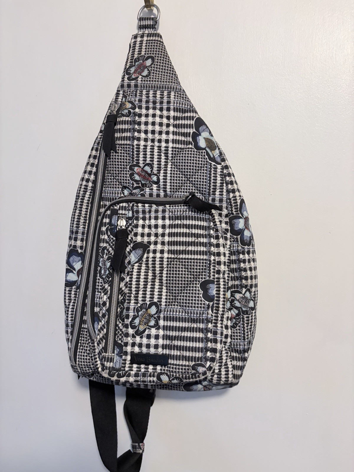 Vera Bradley Quilted Sling Backpack Style Purse In Excellent Condition