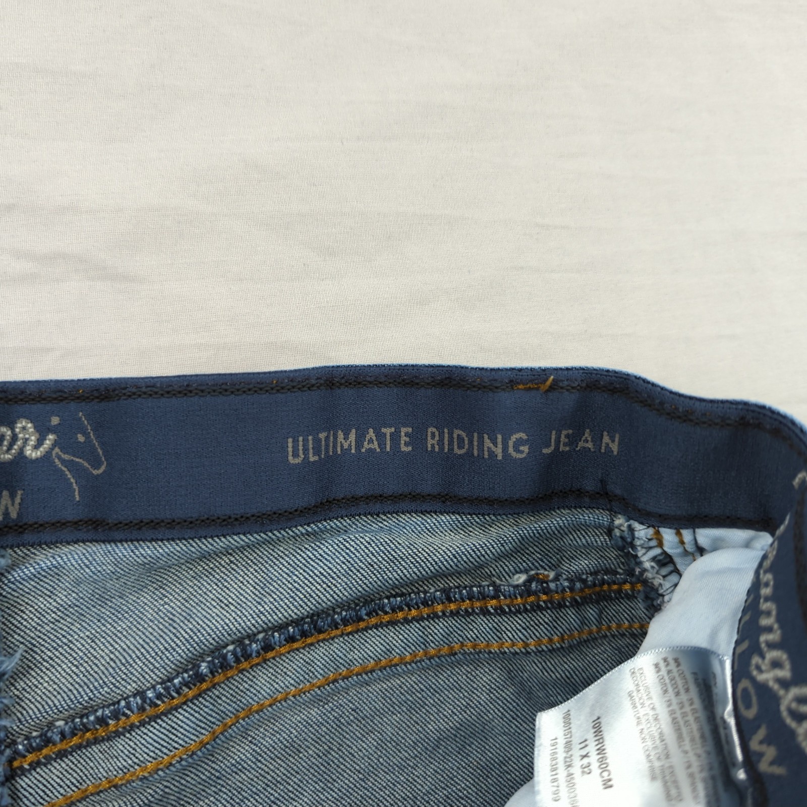Wrangler Jeans Womens 11 32 Blue Boot Cut Stretch Willow Ultimate Riding Western