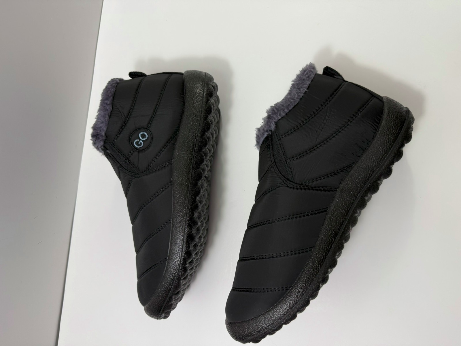 Women’s GO Winter Shoes Size 10 (US) (They are sized 43 in Chinese sizing) Black