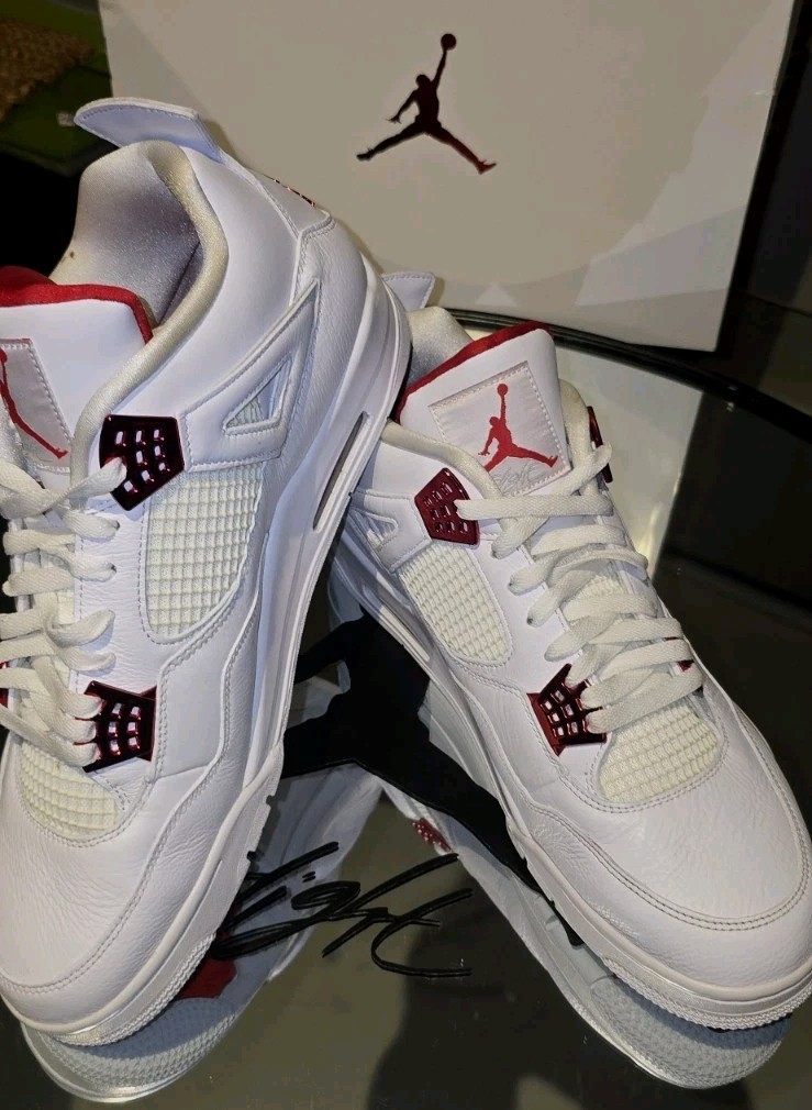 Air Jordan 4 Retro “Metallic Red” (2020) in US Size 15. OG BOX / 9.2/10