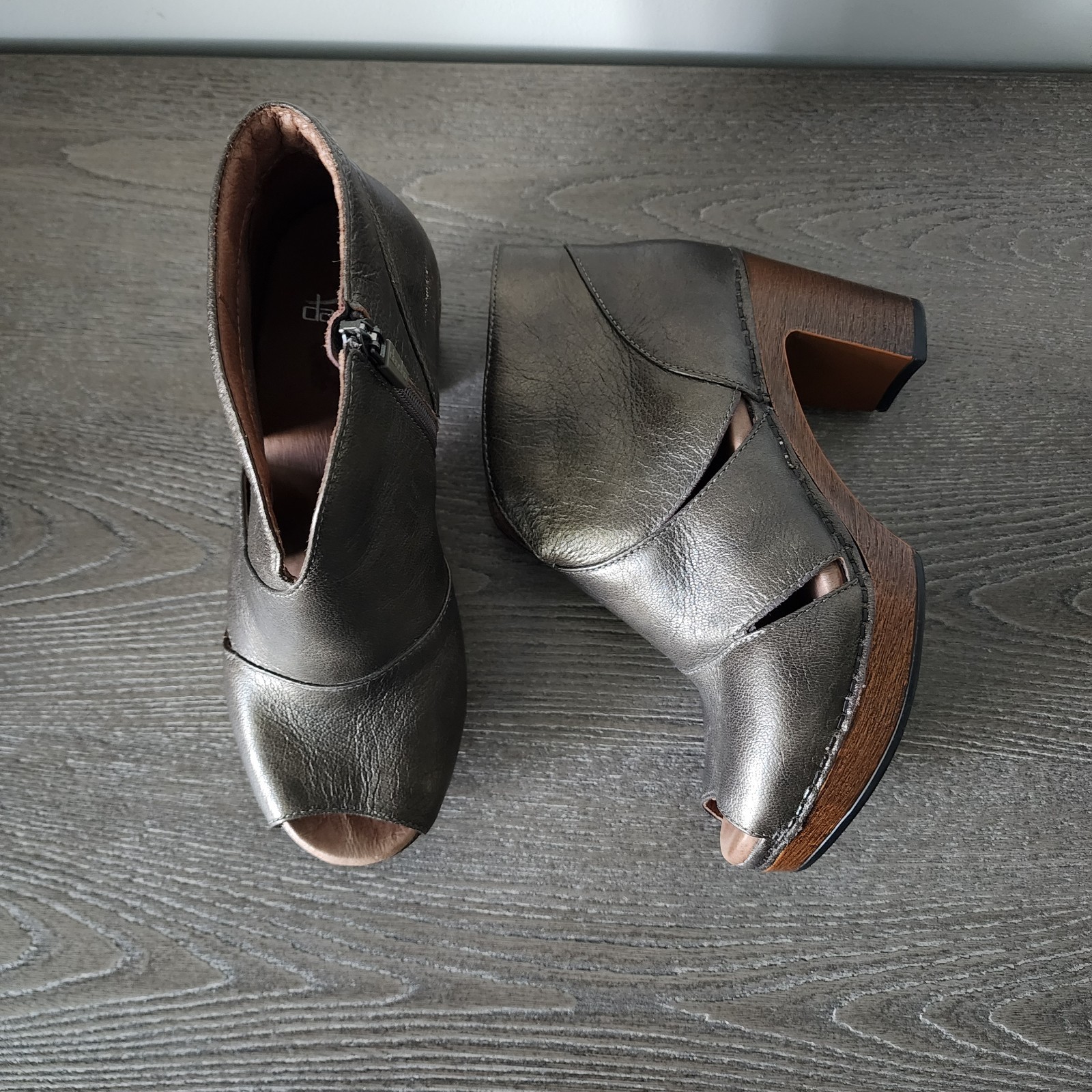 Dansko Delphina Bronze Leather Peep Toe Booties 37 6.5 7 Comfort Block Heel Boho