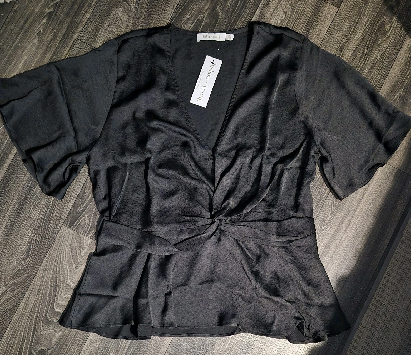 Bishop + Young Pebbled Satin Front Twist Karlie Shirt Grayish Black Sz 1X NWT