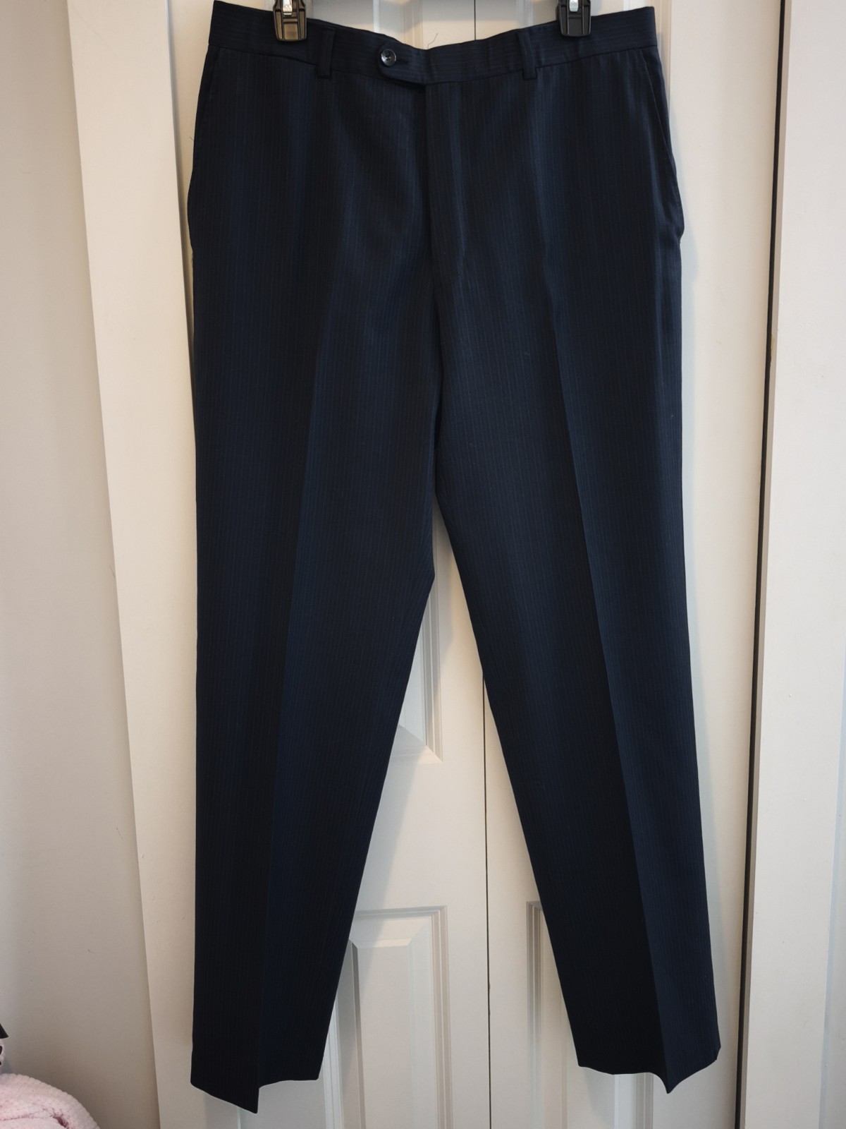 Hart Schaffner Marx Men’s Blue Pinstripe 2-Piece Suit 42R Two-Button