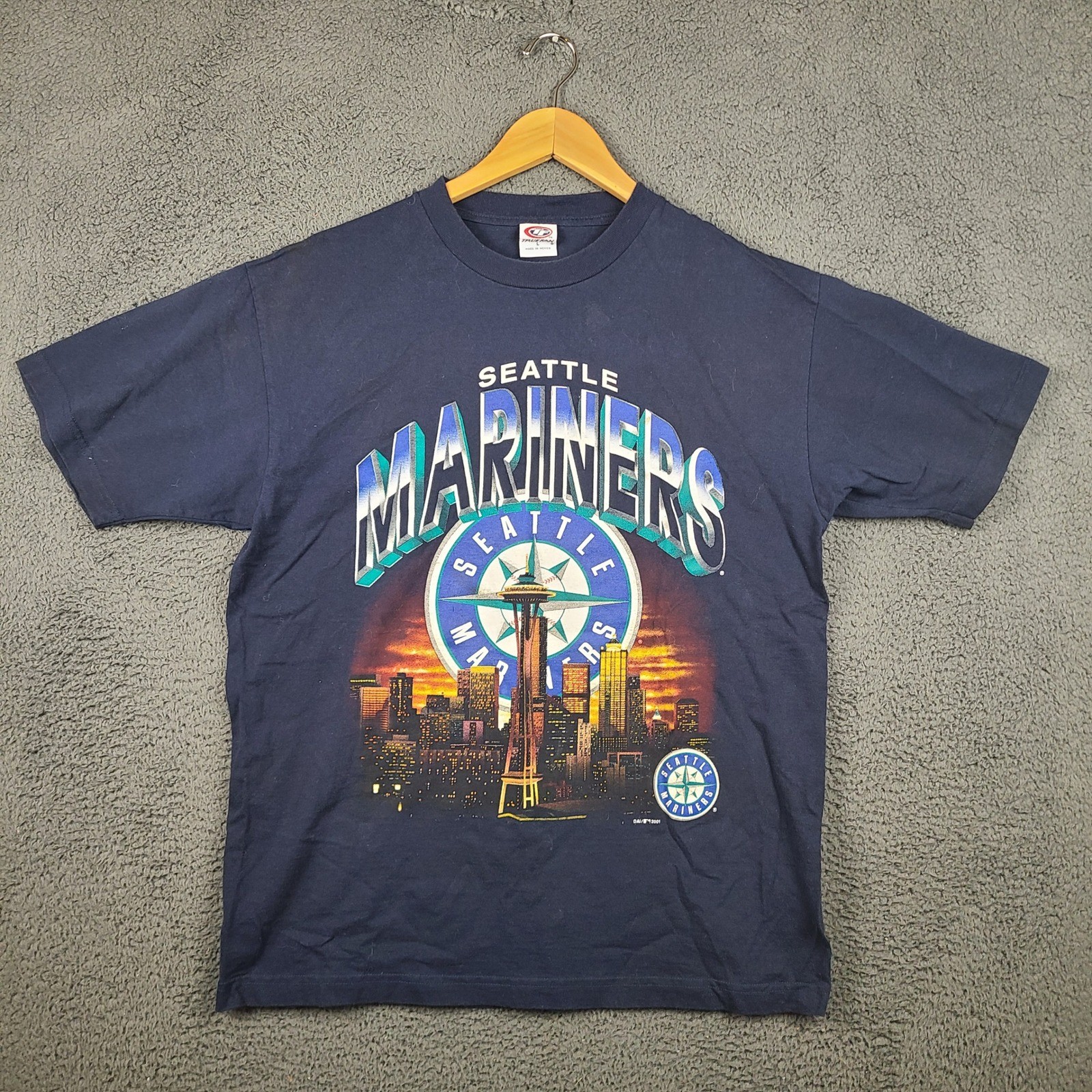 Vintage 2001 Seattle Mariners T Shirt Mens Large True Fan MLB Skyline Navy Blue