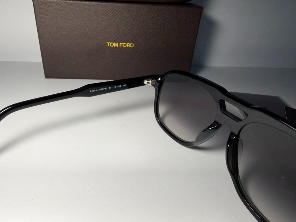 Tom Ford Raoul FT0753 01B Shiny Black Gradient Smoke 62 mm Men’s Sunglasses