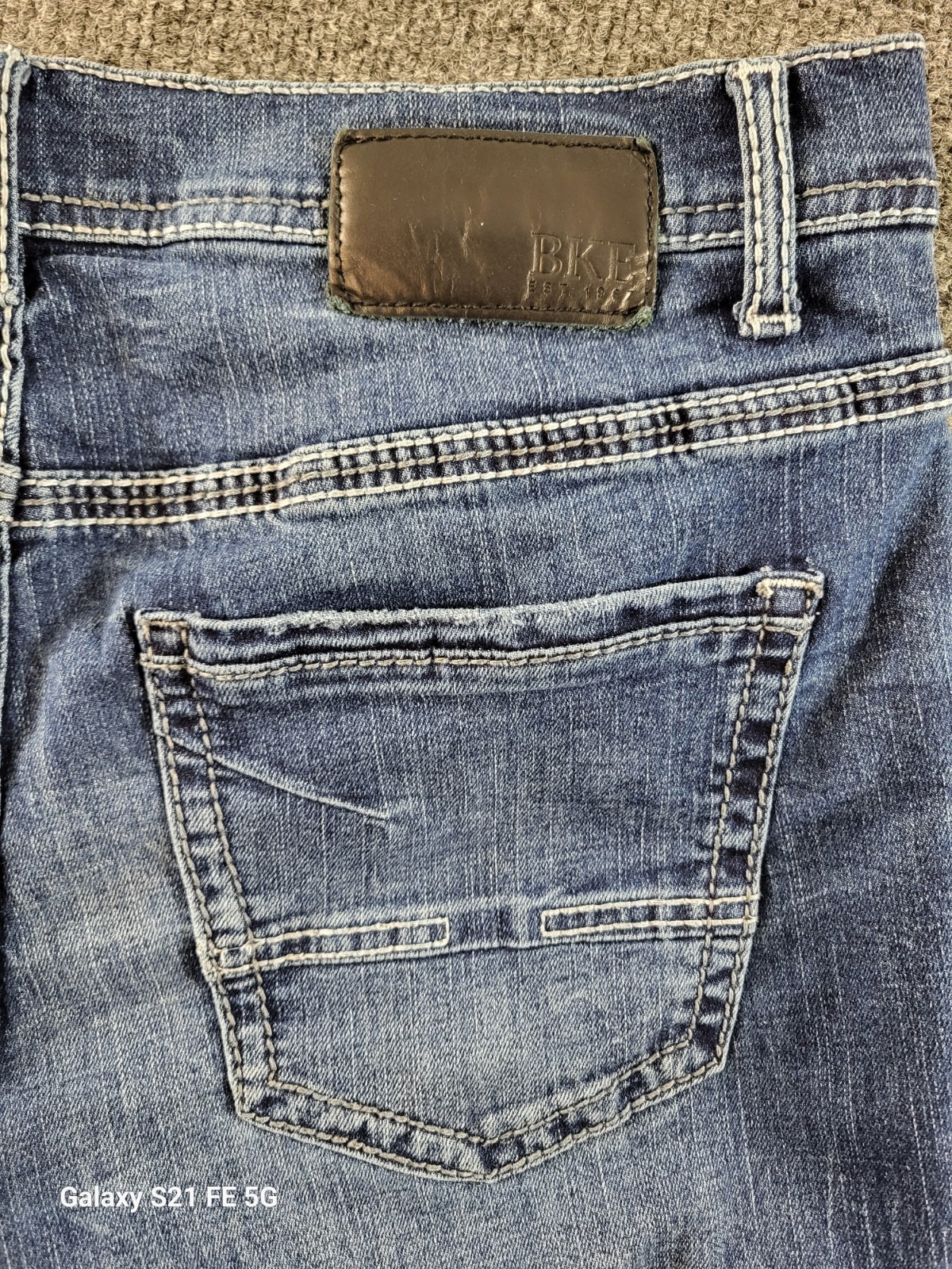 BKE Alec Straight Jeans Mens 32×31 M Rise Med Wash Whiskering Great Fade Stretch