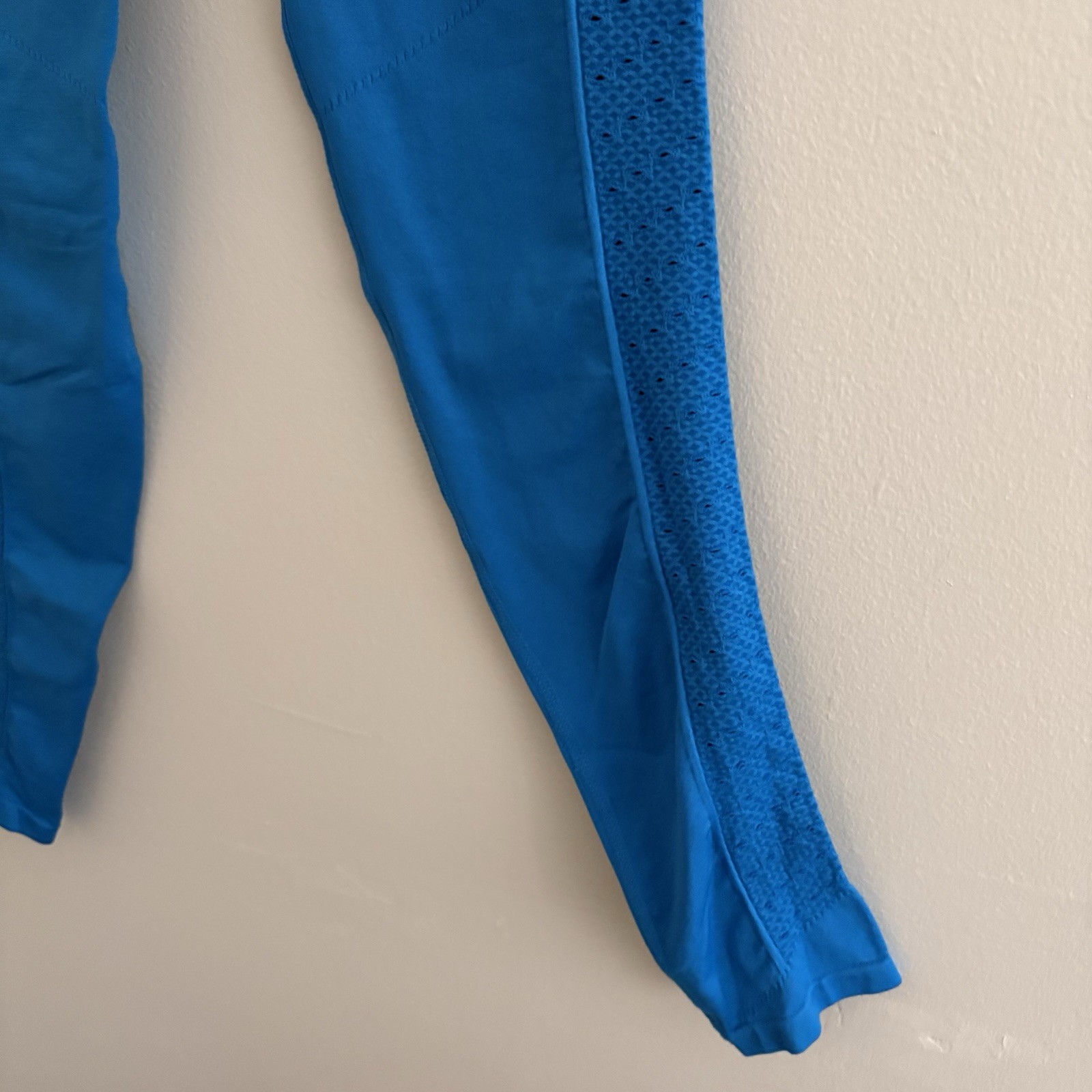 Fabletics Women’s 24” Blue Workout Leggings Bright Summer Compression P7