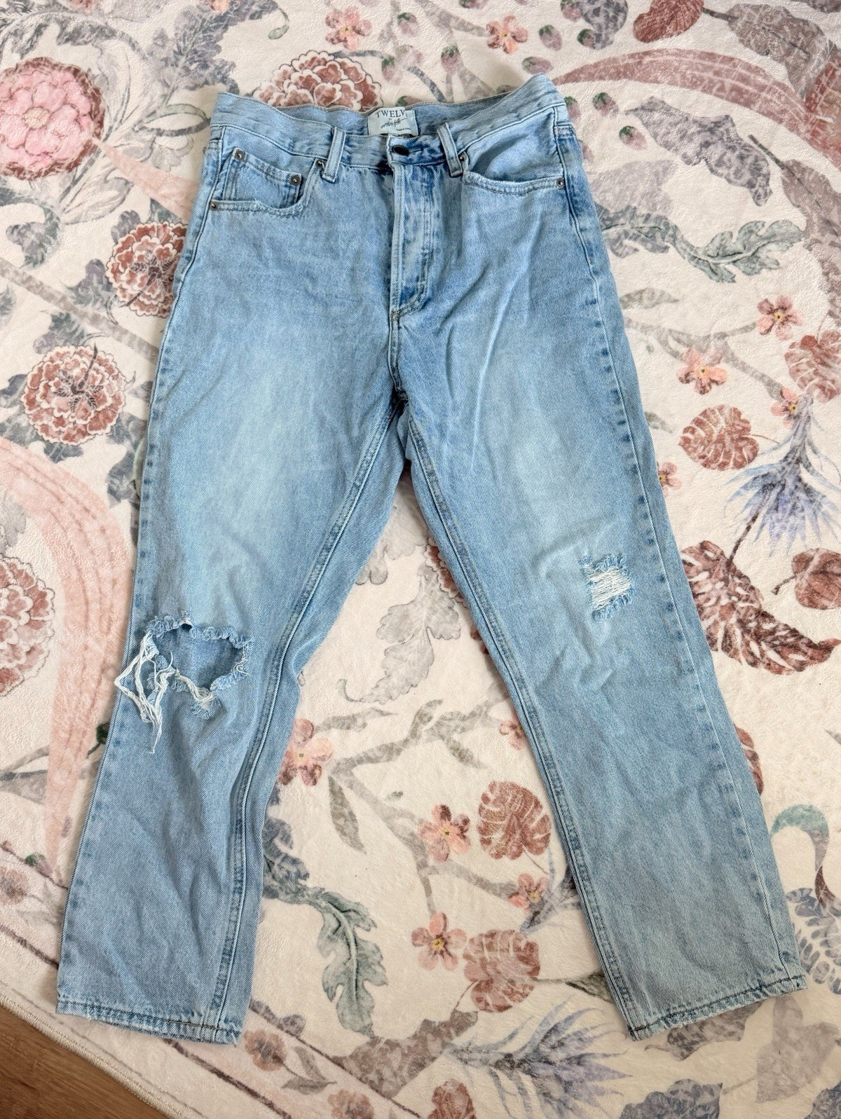 Twelv by Anothaf Women’s Straight High-Rise Light Wash Distressed Jeans 27