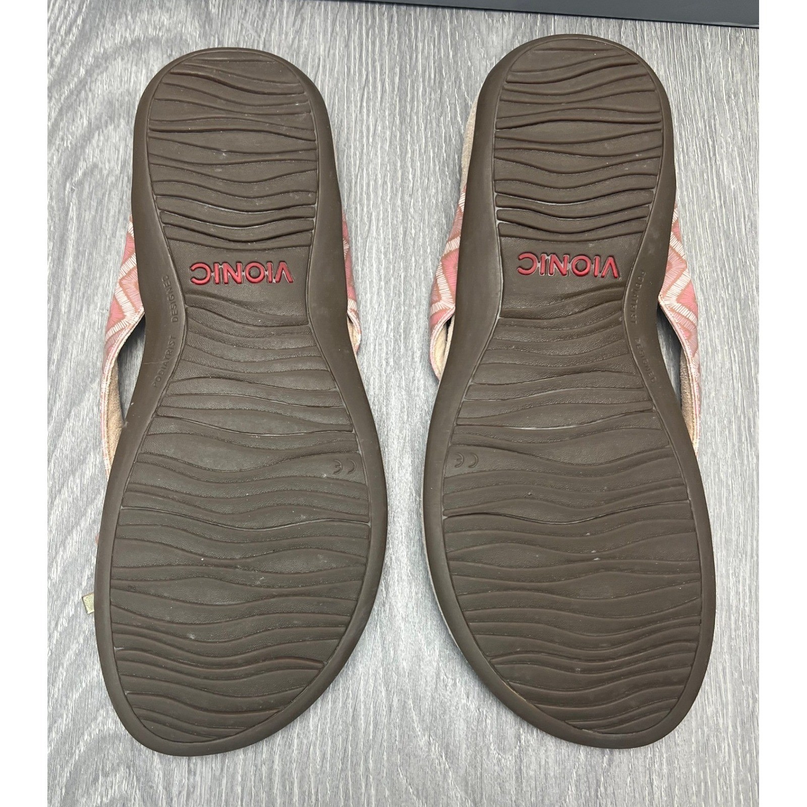 Vionic Bella II Dusty Pink Chevron Orthotic Thong Sandals Womens 10 Wide Bow