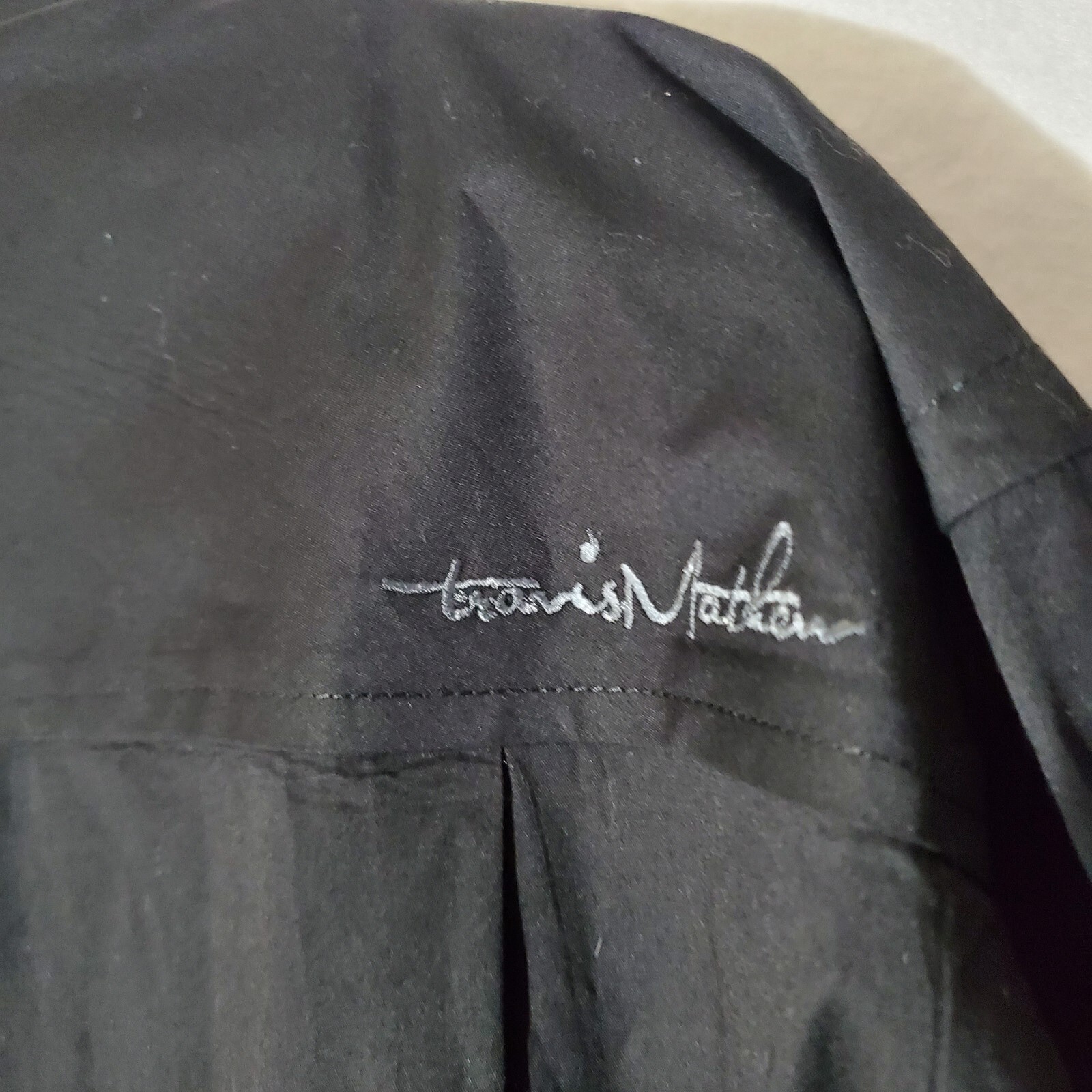 Travis Mathew Shirt Button Up Men’s XXL Pockets Long Sleeve Pockets Embroidered