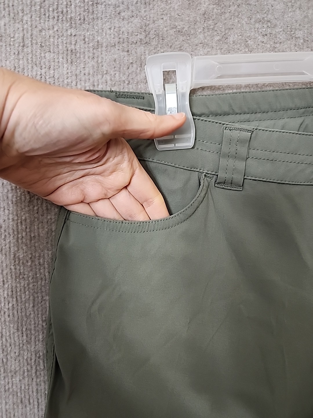 Eddie Bauer Rainier Capri Pants Womens 8 Green Nylon Stretch Hiking UPF 50+