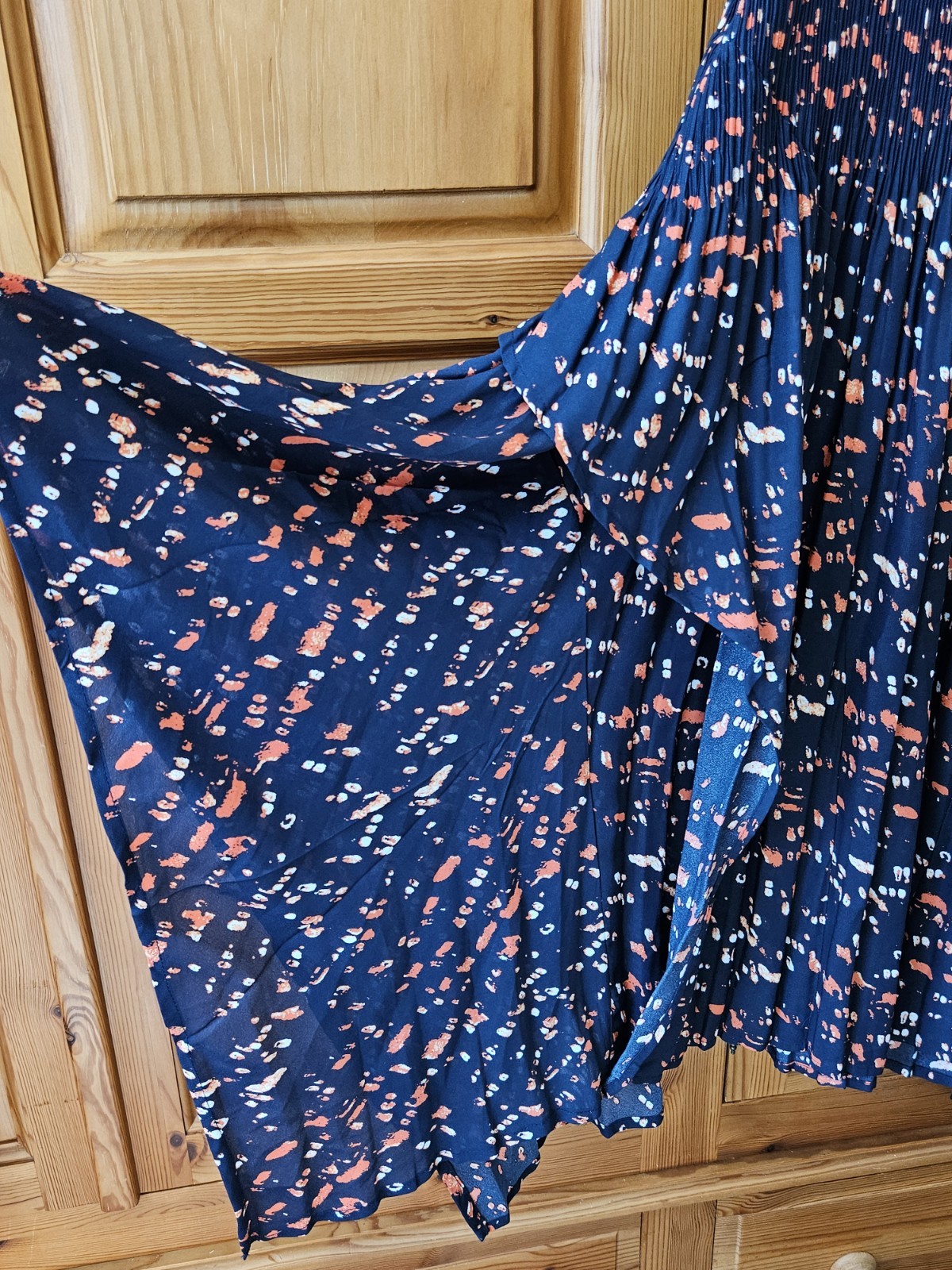 KLASS – Navy Print Elasticated Stretch Dress Handkerchief Hem – Size XL