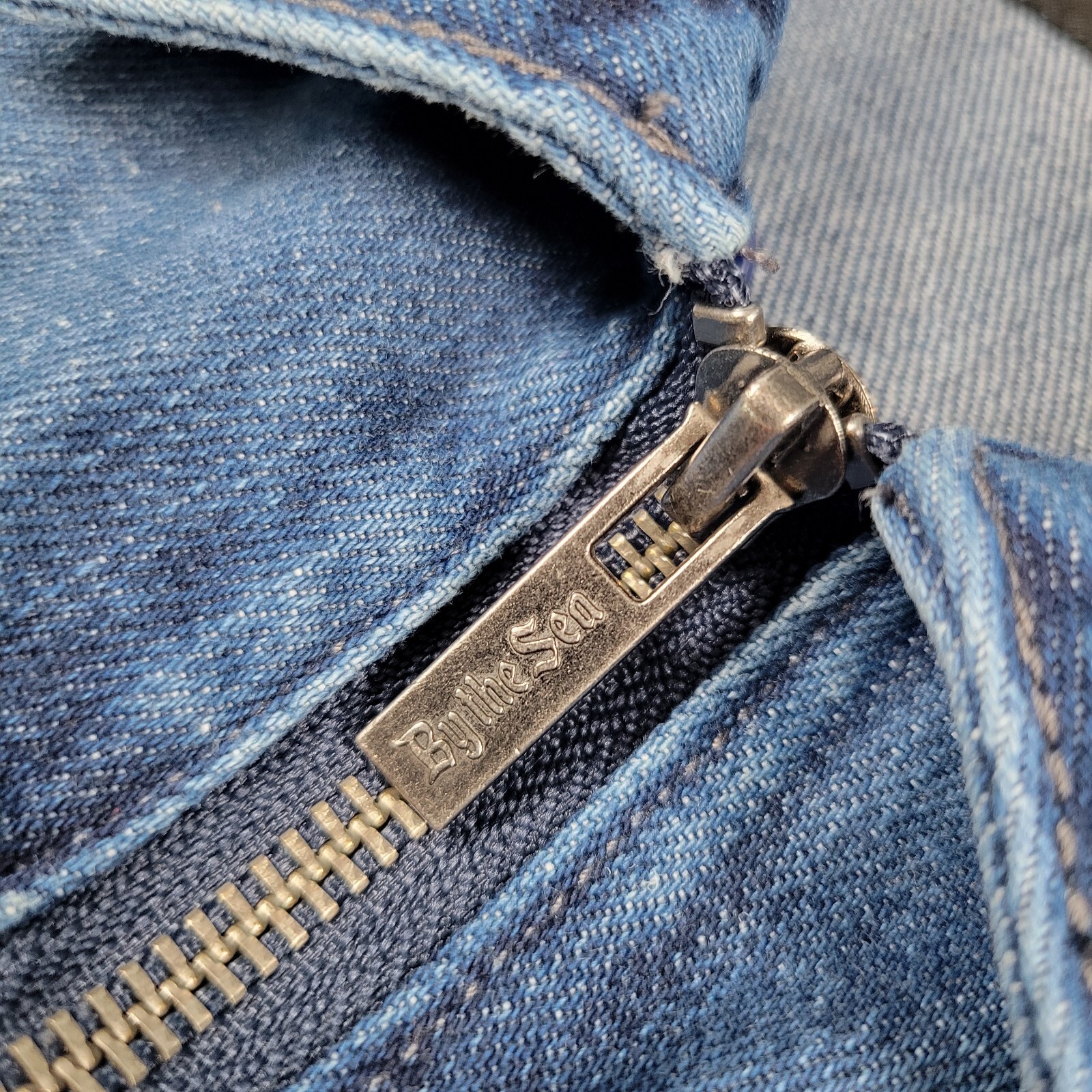 The Tubbo Moment Jacket Mens Medium Blue Denim Indigo Sandwash Sea Scene Trucker