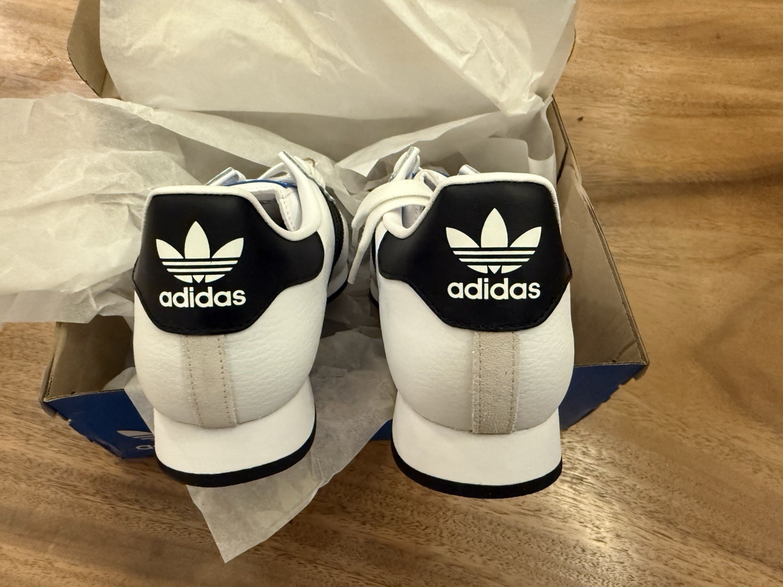 Brand New in Box – Adidas Samoa White Black Leather Sneakers Men Size 10.5 NIB