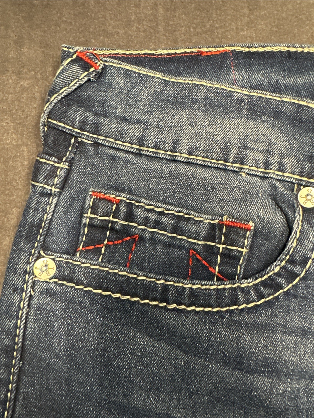 True Religion Geno Big T ”Medium Rustic Barn Wash” 32×32 Relaxed Slim #700600
