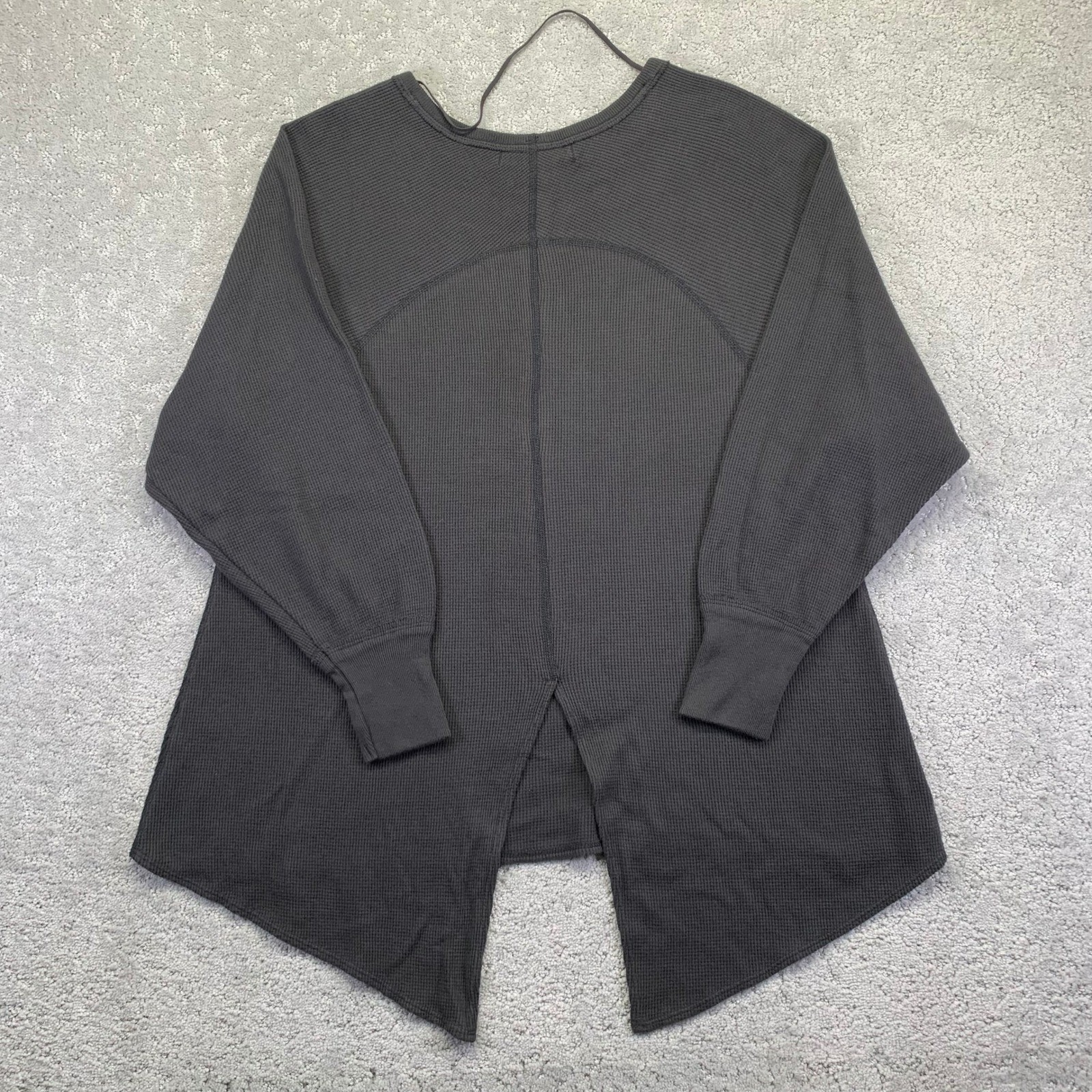 WeTheFree Free People Revolve Thermal Shirt Womens XS Grey Slit Back Long Sleeve