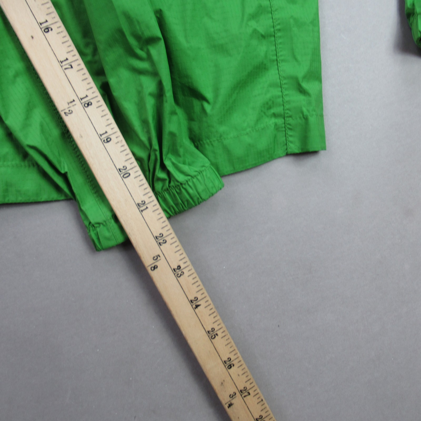Marmot Men’s L/G Green Nylon Polyester Hooded Rain Jacket Windbreaker Shell Coat
