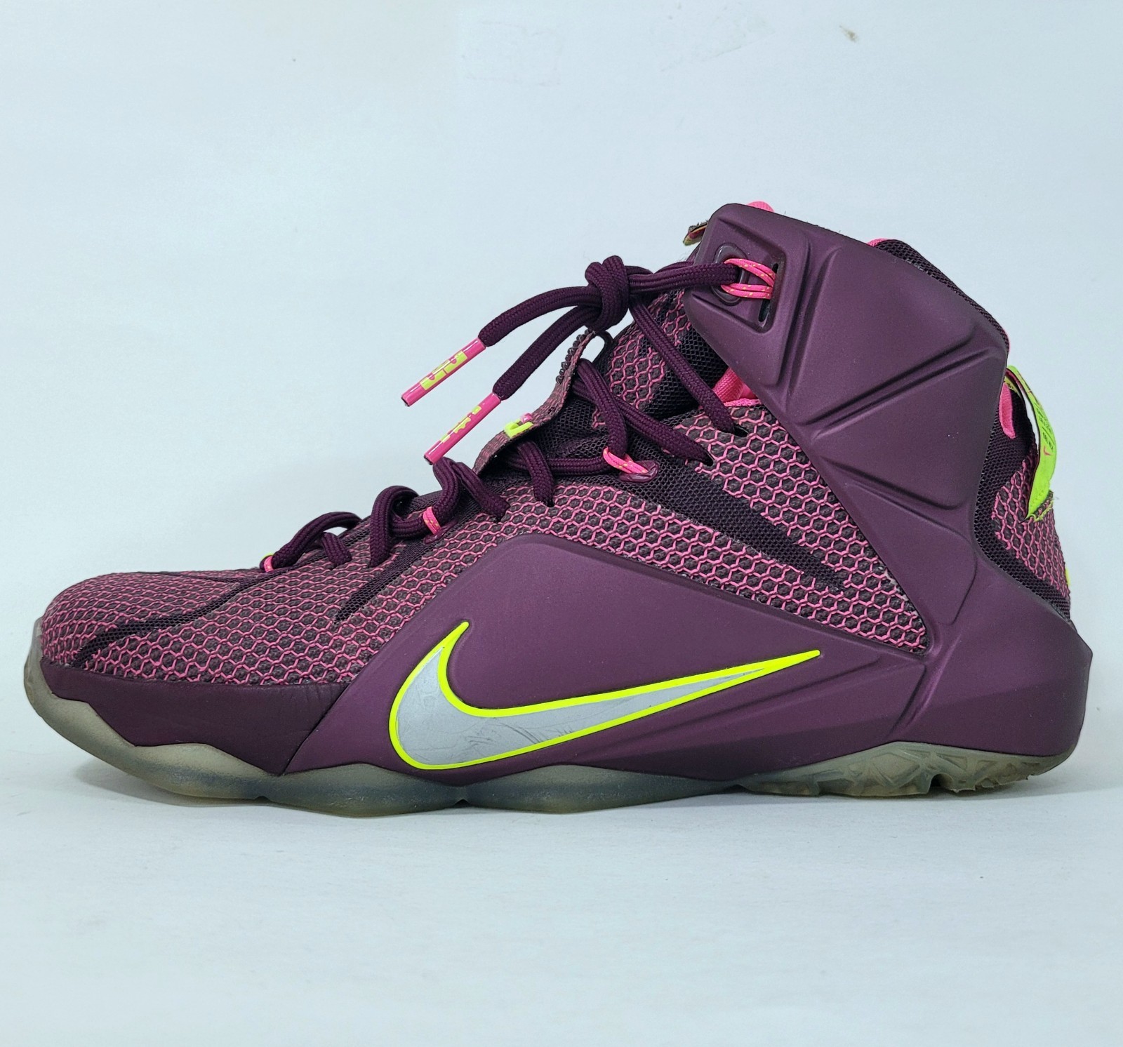 Size 9.5 – Nike LeBron 12 ‘Double Helix’
