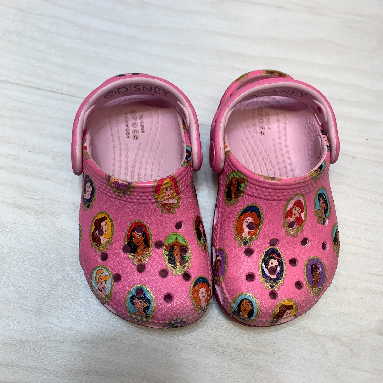 Crocs Disney Princess Clogs Unisex Child Size 6 Pink Classic Outdoor Casual