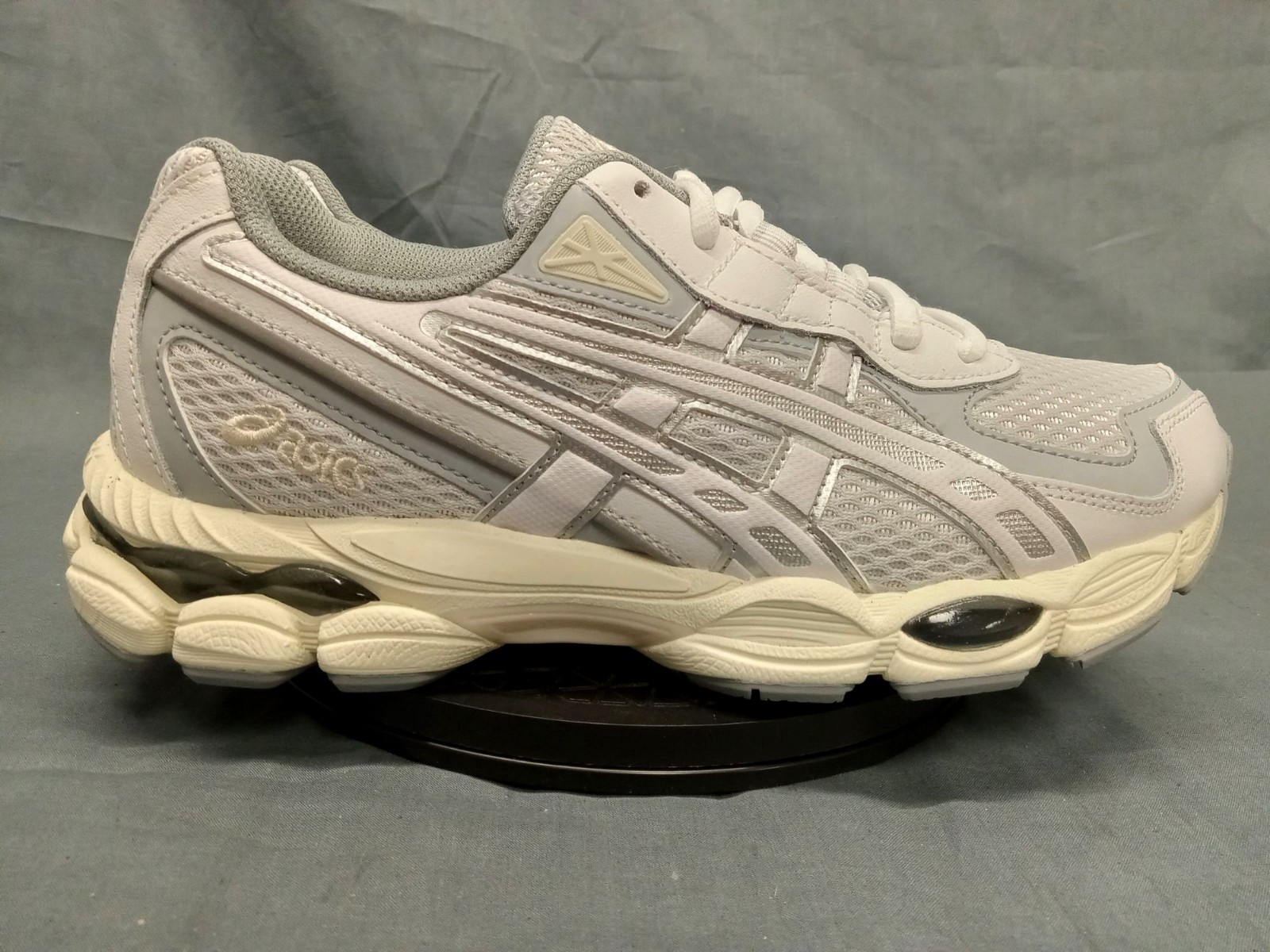 ASICS GEL-NYC 2055 Running Sneaker Glacier Grey White Boys Size 6.5 NEW NO BOX!