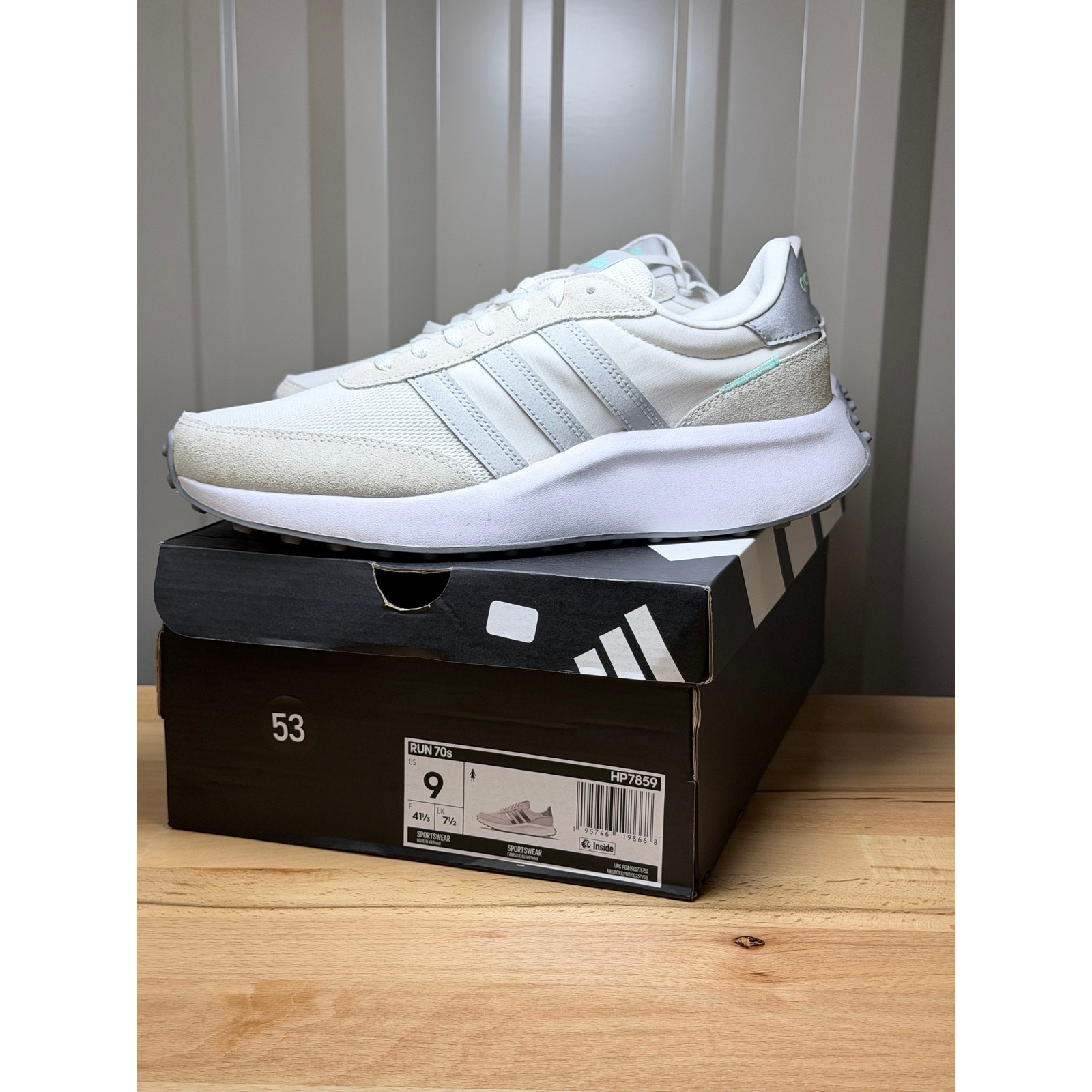 Adidas Run 70s HP7859 Cream / Silver Women’s Size 9 New!