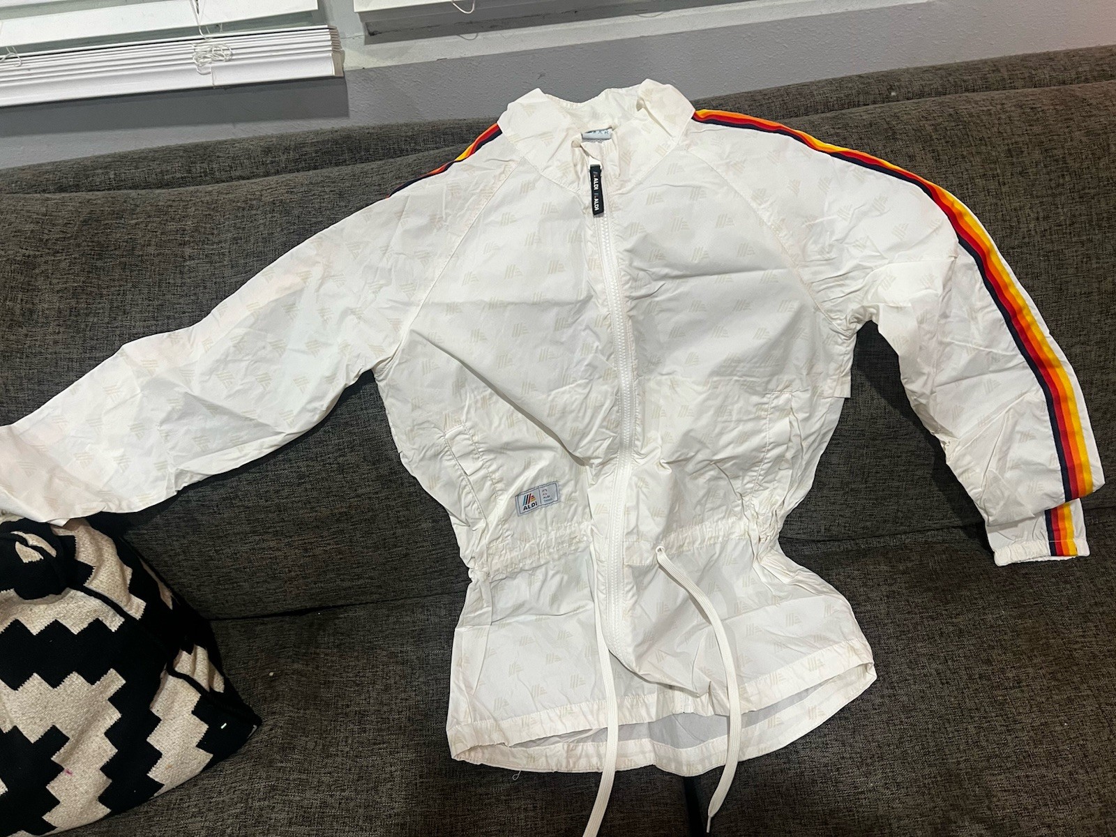 ALDI White Windbreaker Jacket Full Zip Stand-Up Collar Logo Accents Unisex S