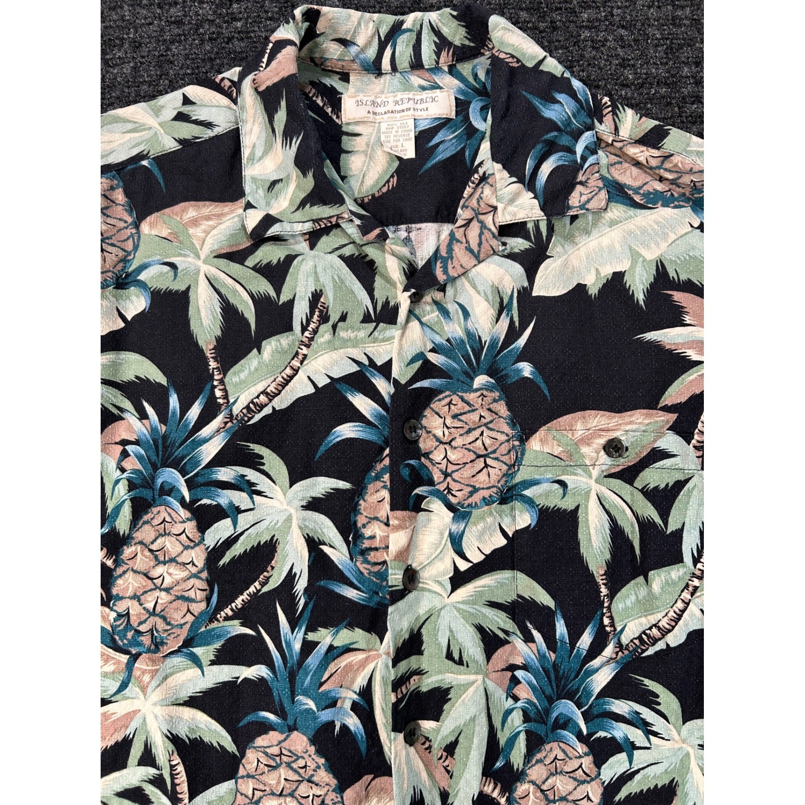 Resort Vacation Festival Tropical Men Silk Hawaiian Shirt Lrg Black Pineapple