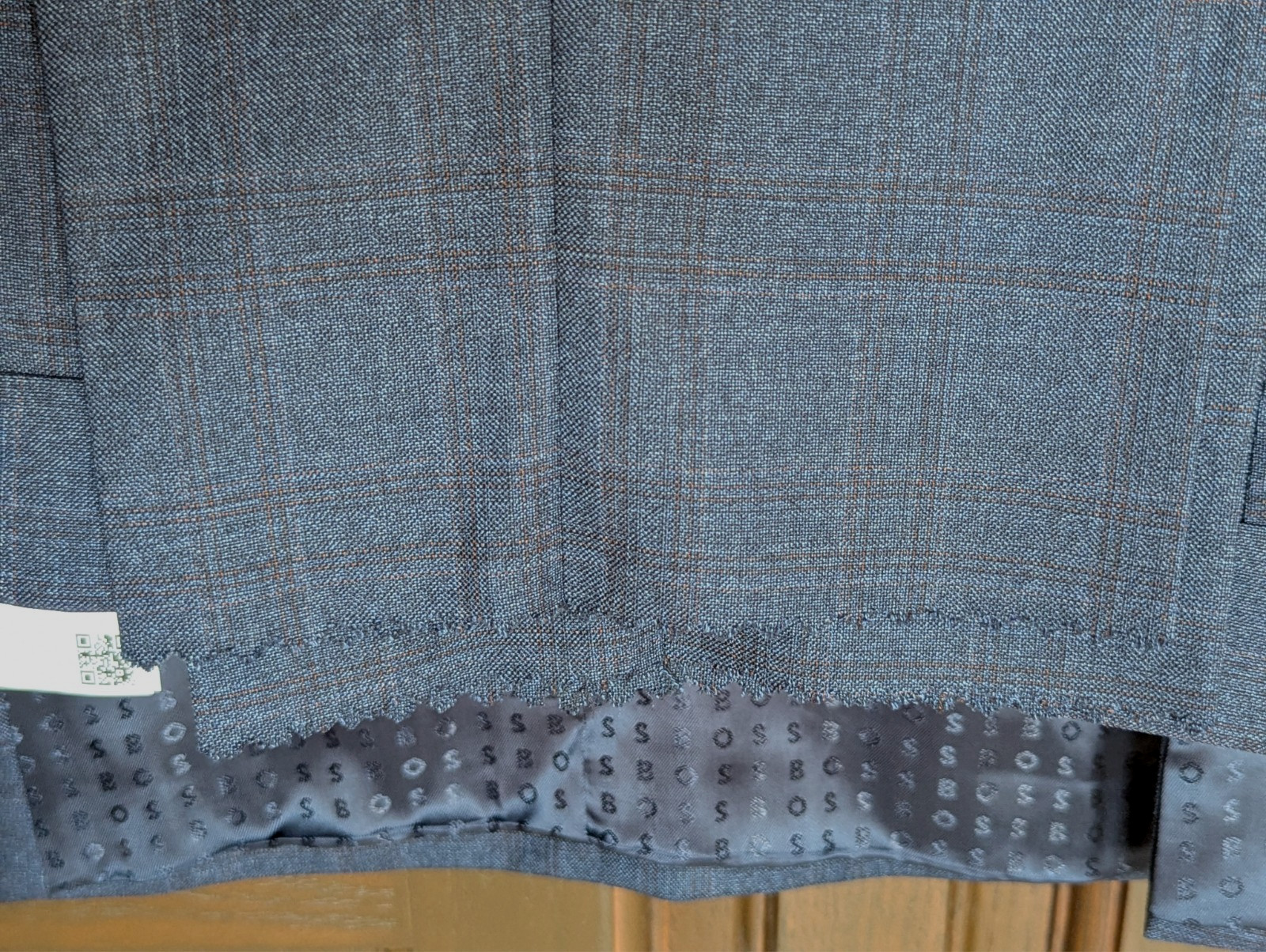 HUGO BOSS Huge 100% Virgin Wool Suit, Blue Plaid, Size 38 R NWOT – $895