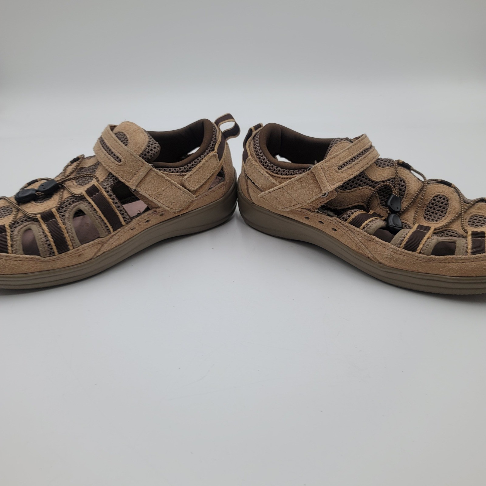 Orthofeet 77873 Womens 11 Wide Tan Leather Mesh Fisherman Sandals Bungee Strap