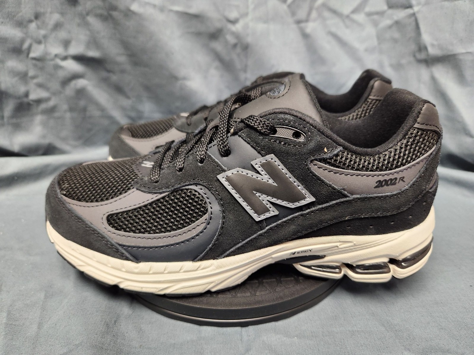 New Balance Boys 2002 Sneakers GC2002BK Suede Black Size 4 NEW NO BOX!