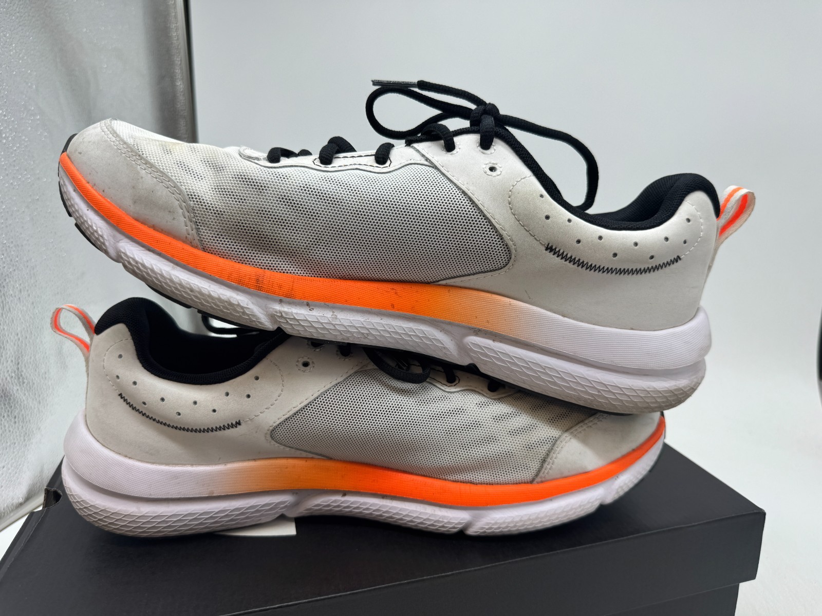 Under Armour Charged Assert 10 Running Sneakers Men’s White Orange Size 13
